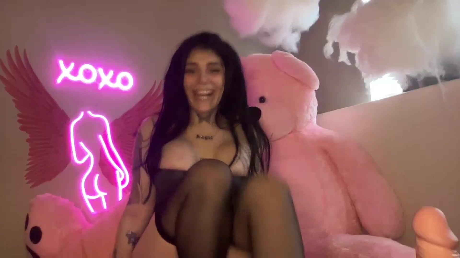 Gallery image thumbnail from JazmineJadexo's myfreecams stream on, 01/03/2024, 17:31 image 10 of 20