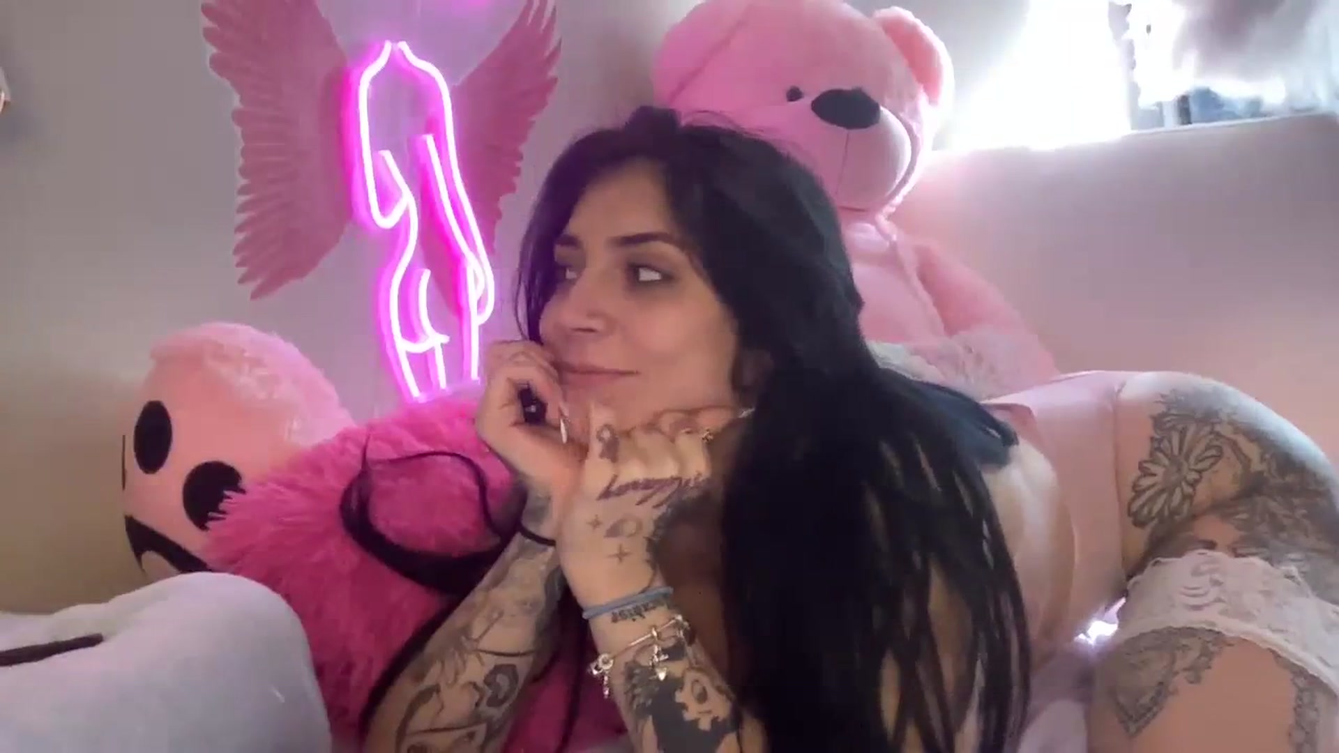 Gallery image thumbnail from JazmineJadexo's myfreecams stream on, 02/17/2024, 15:11 image 6 of 20