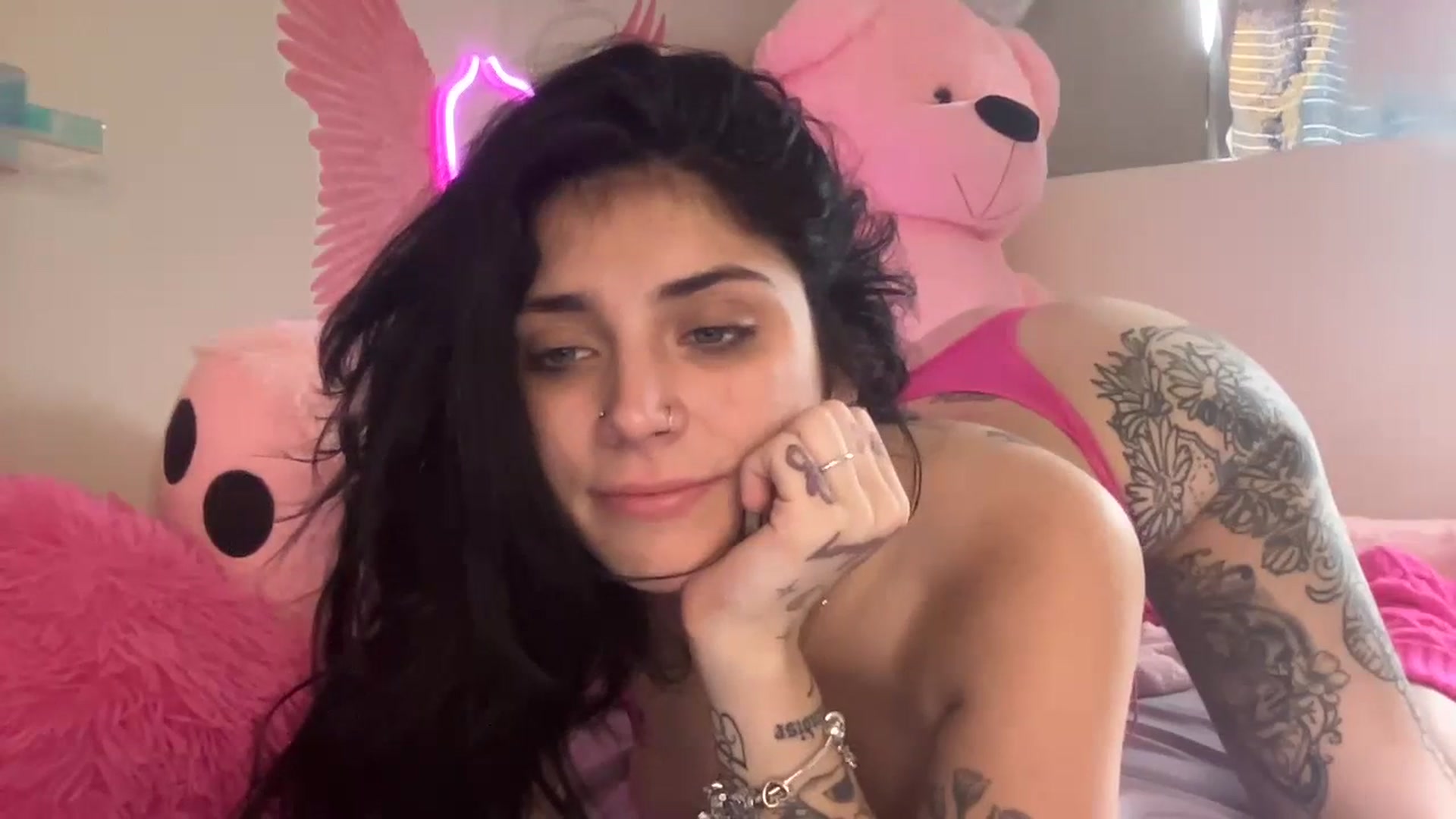 Gallery image thumbnail from JazmineJadexo's myfreecams stream on, 03/18/2024, 14:21 image 11 of 20