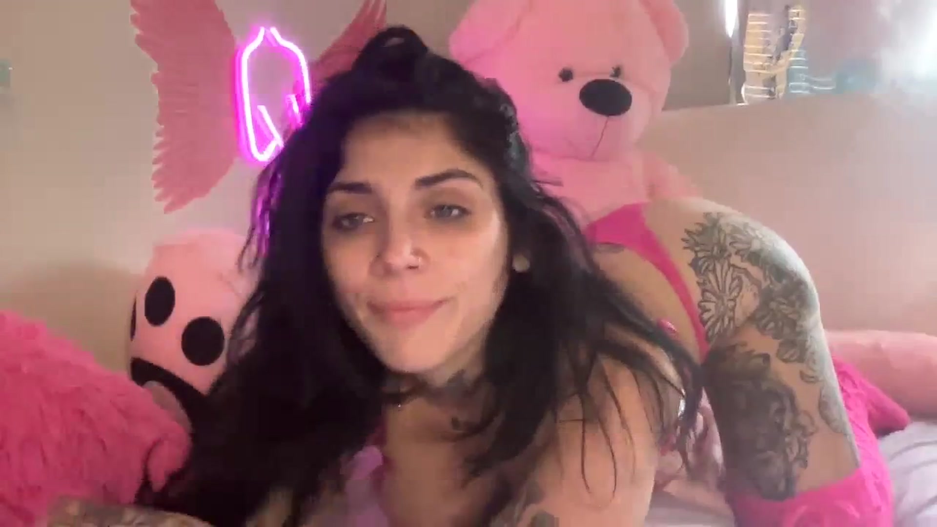 Gallery image thumbnail from JazmineJadexo's myfreecams stream on, 03/18/2024, 14:21 image 2 of 20