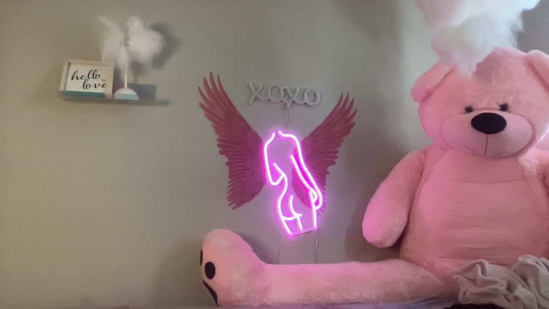 Gallery image thumbnail from JazmineJadexo's myfreecams stream on, 05/08/2024, 14:51 image 9 of 20