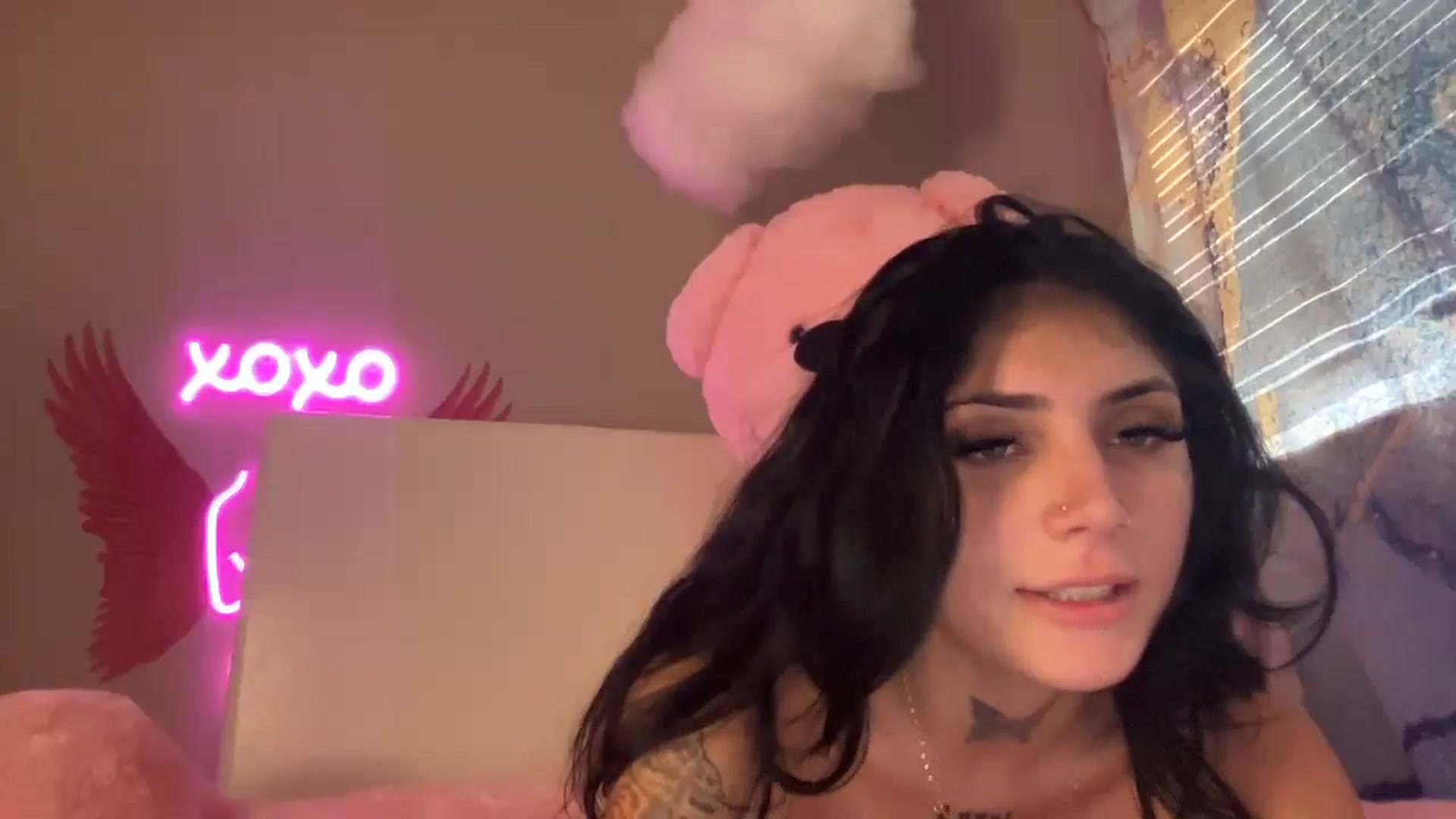 Gallery image thumbnail from JazmineJadexo's myfreecams stream on, 05/19/2024, 13:49 image 2 of 20
