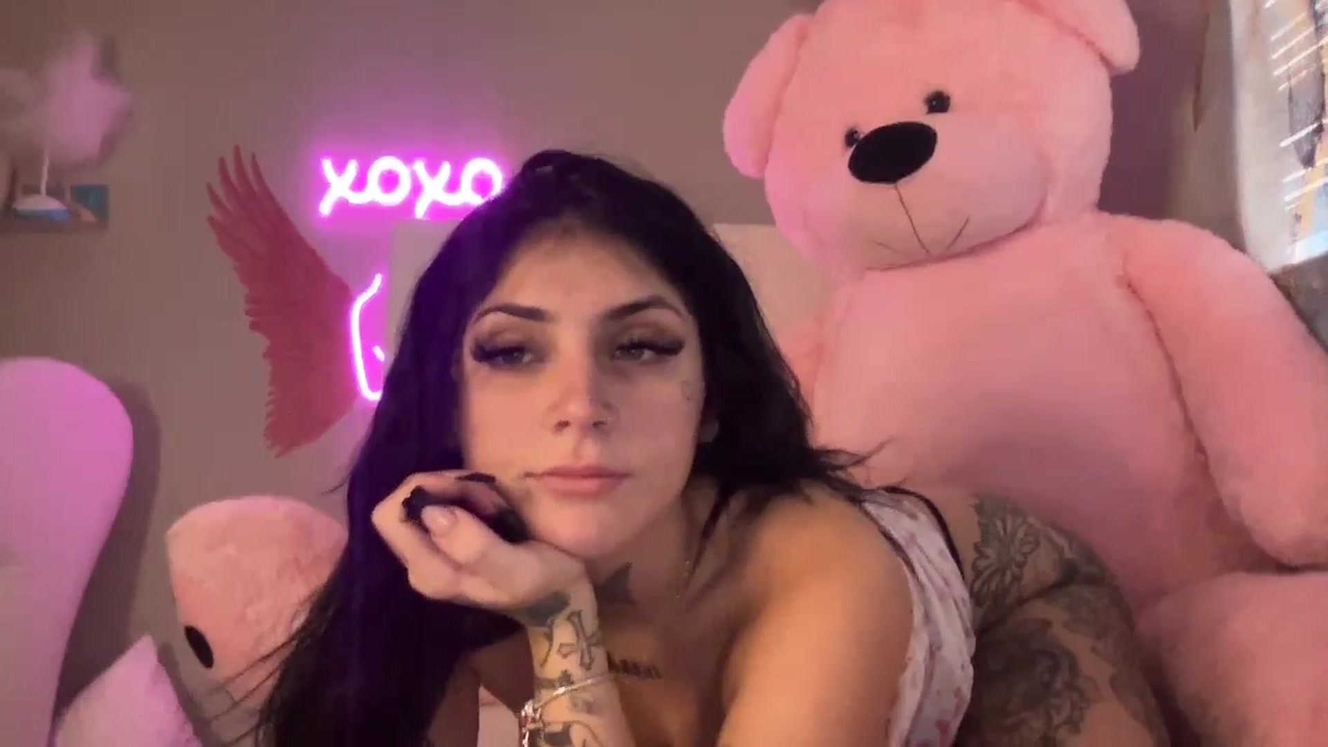 Gallery image thumbnail from JazmineJadexo's myfreecams stream on, 05/19/2024, 13:49 image 7 of 20