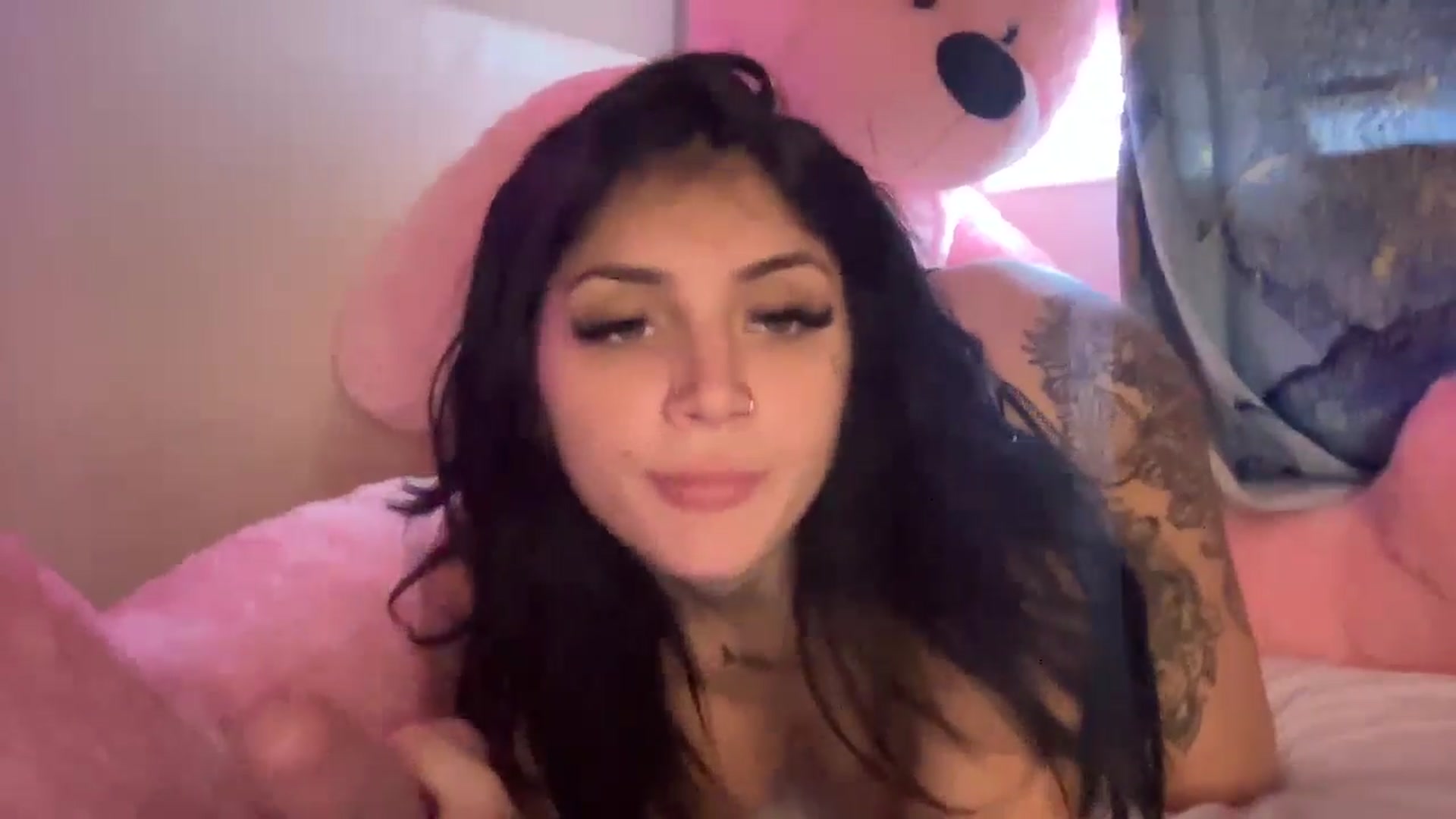Gallery image thumbnail from JazmineJadexo's myfreecams stream on, 05/19/2024, 15:58 image 18 of 20