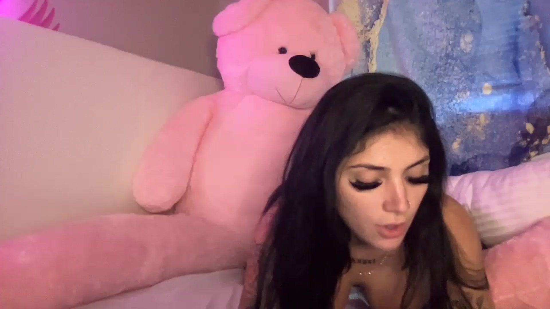 Gallery image thumbnail from JazmineJadexo's myfreecams stream on, 05/23/2024, 15:10 image 12 of 20