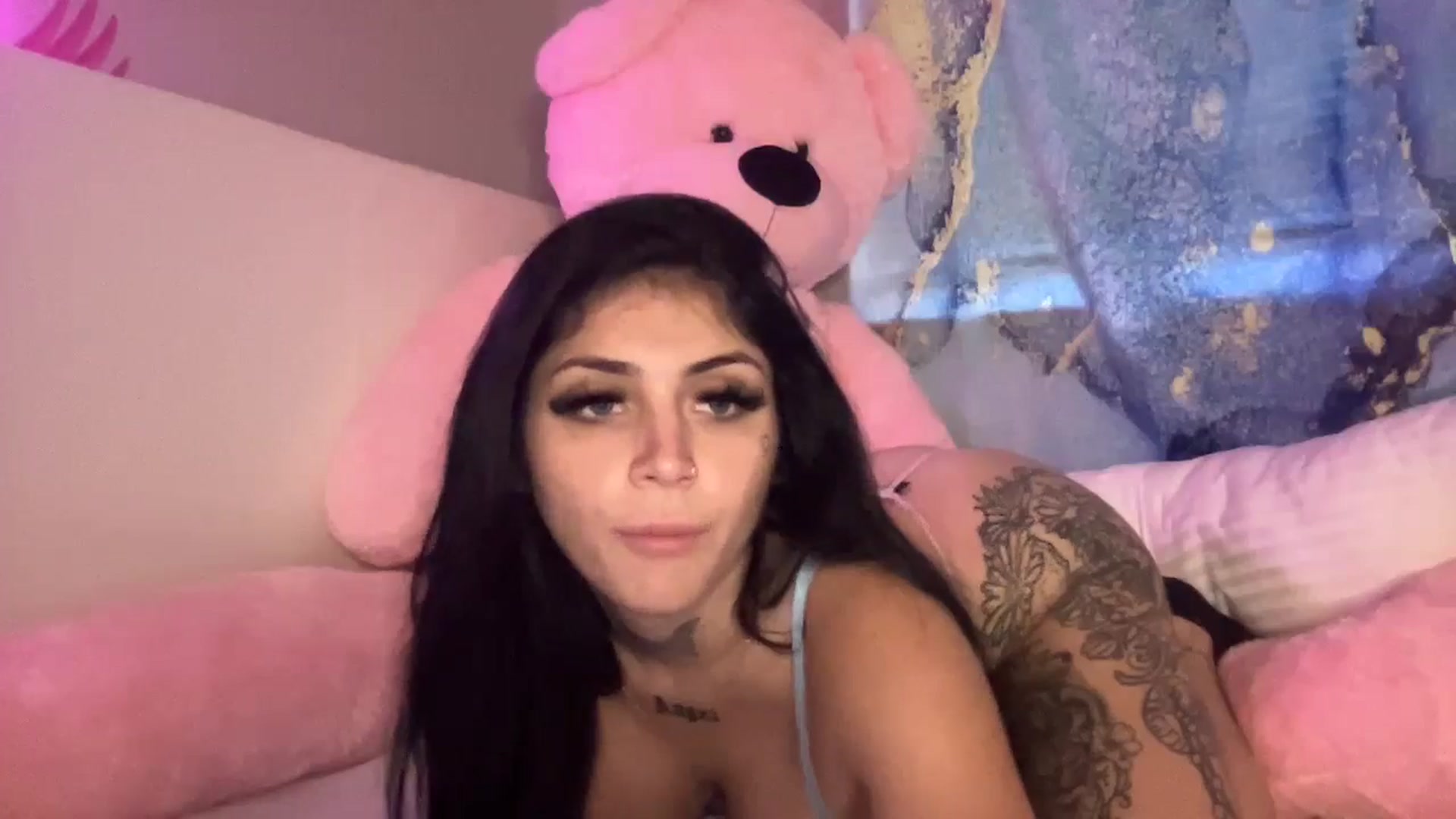 Gallery image thumbnail from JazmineJadexo's myfreecams stream on, 05/23/2024, 15:10 image 11 of 20
