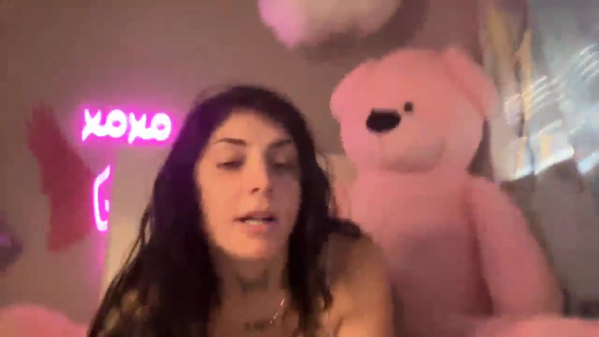 Gallery image thumbnail from JazmineJadexo's myfreecams stream on, 06/18/2024, 14:30 image 10 of 20