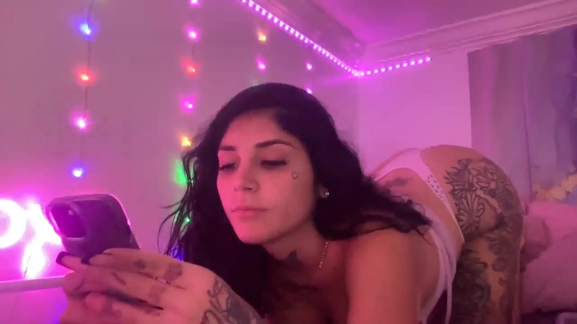 Gallery image thumbnail from JazmineJadexo's myfreecams stream on, 09/01/2024, 14:17 image 17 of 20