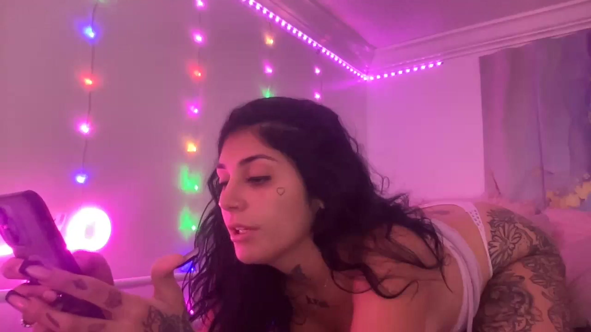 Gallery image thumbnail from JazmineJadexo's myfreecams stream on, 09/01/2024, 14:17 image 18 of 20