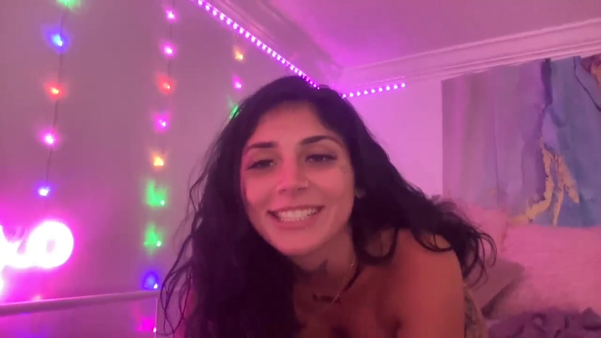 Gallery image thumbnail from JazmineJadexo's myfreecams stream on, 09/01/2024, 16:26 image 17 of 20