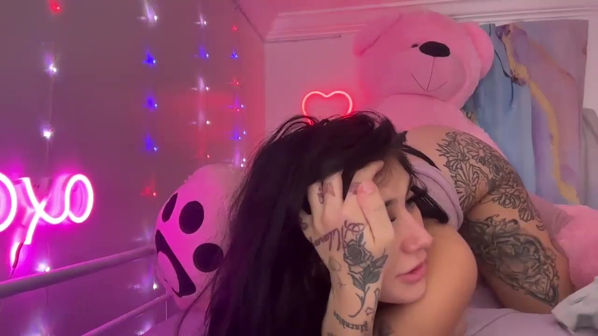 Gallery image thumbnail from JazmineJadexo's myfreecams stream on, 10/06/2024, 14:50 image 17 of 20