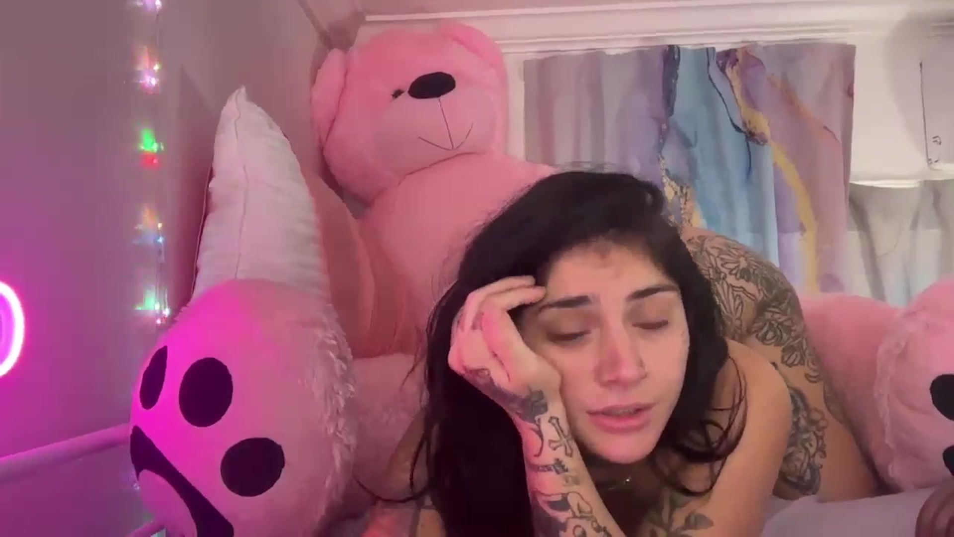 Gallery image thumbnail from JazmineJadexo's myfreecams stream on, 10/27/2024, 15:10 image 4 of 20