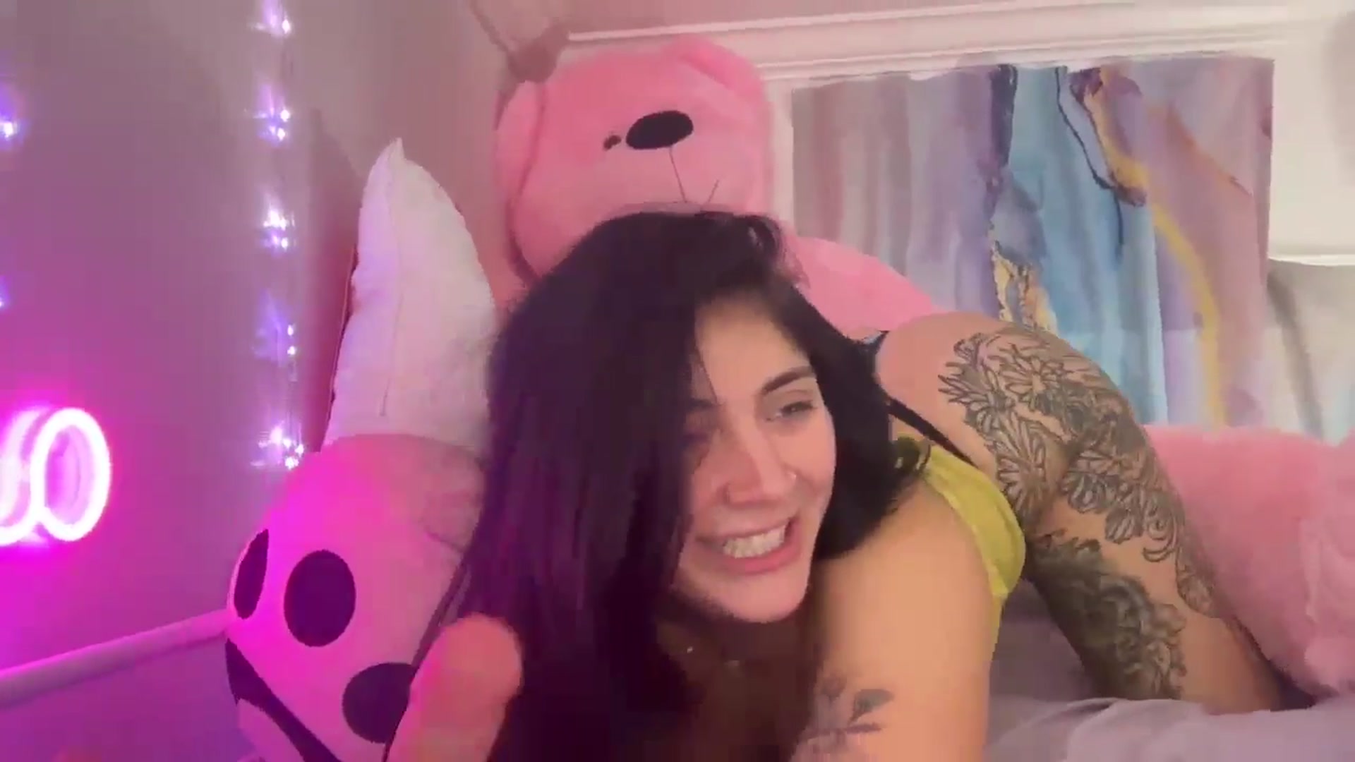Gallery image thumbnail from JazmineJadexo's myfreecams stream on, 10/27/2024, 15:10 image 2 of 20