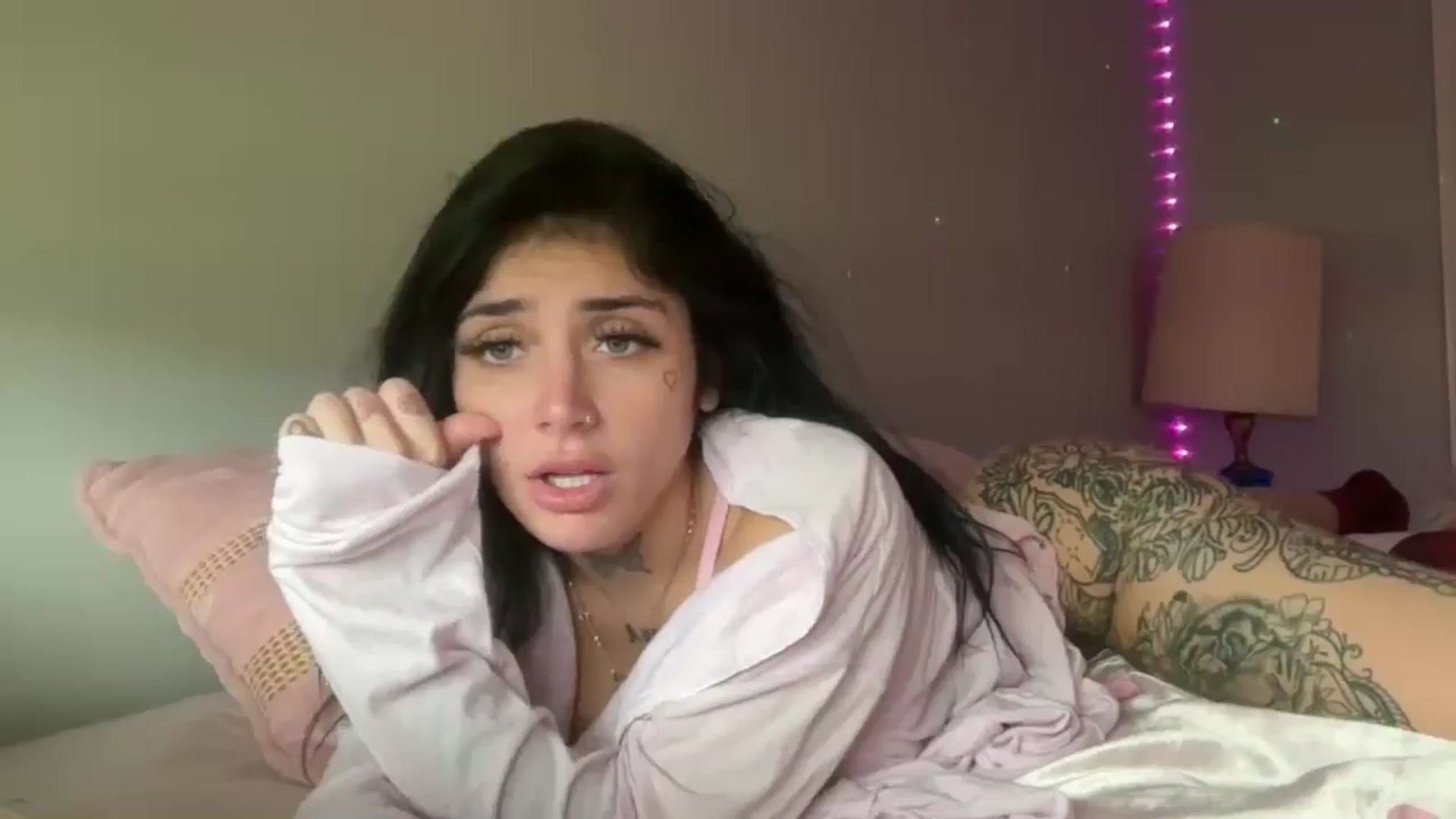 Gallery image thumbnail from JazmineJadexo's myfreecams stream on, 05/05/2025, 17:15 image 3 of 20