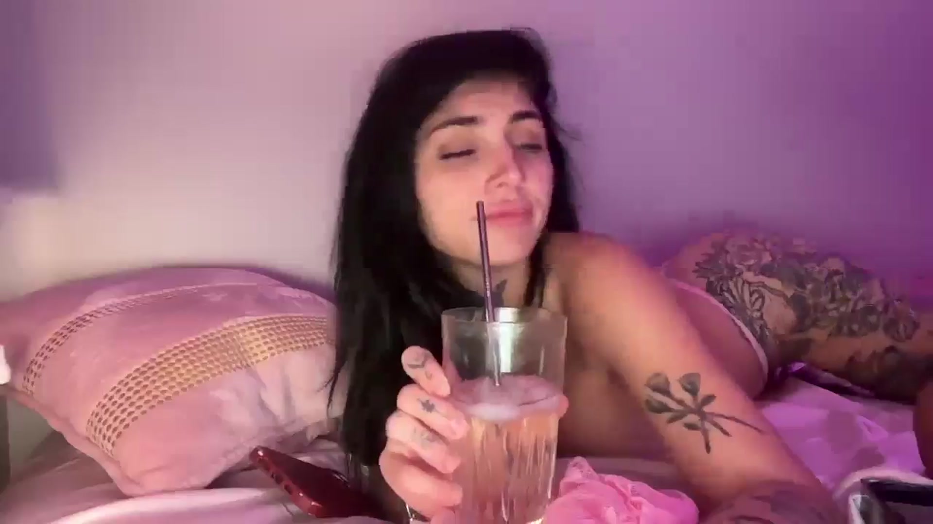Gallery image thumbnail from JazmineJadexo's myfreecams stream on, 05/06/2025, 06:34 image 14 of 20