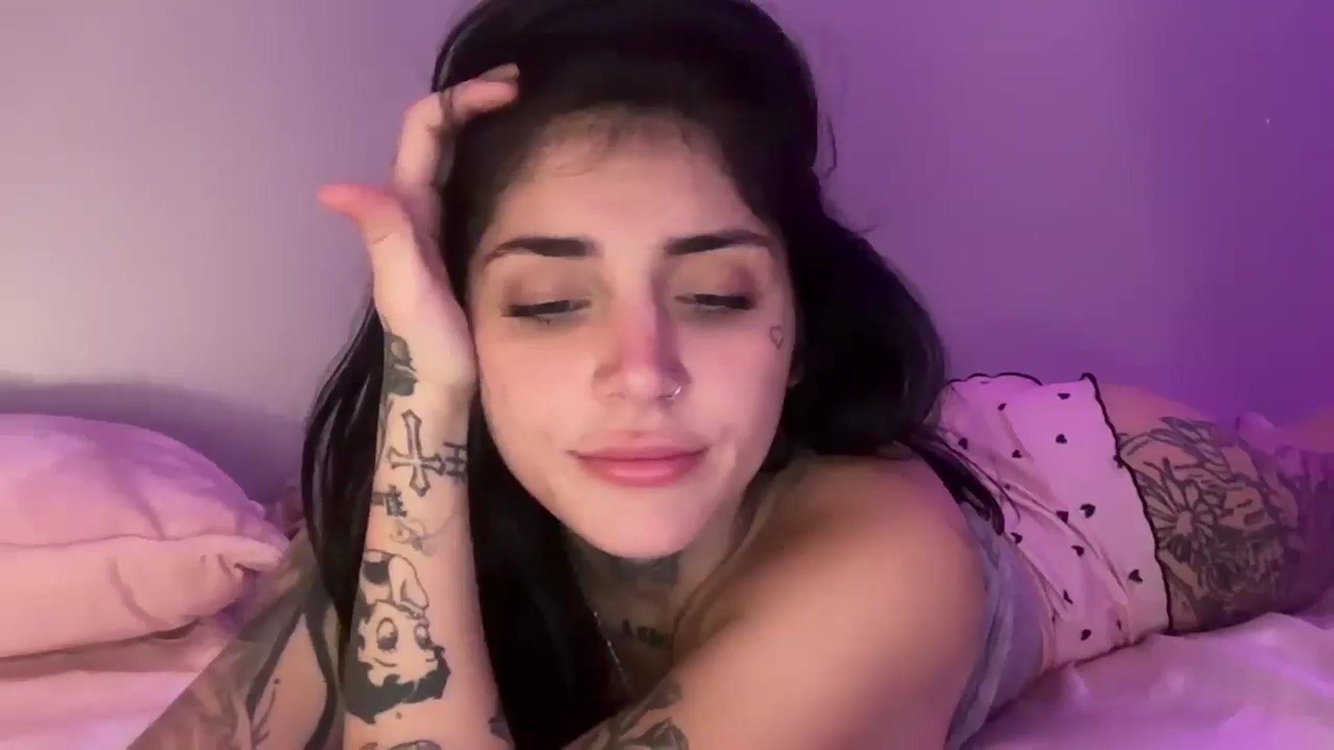 Gallery image thumbnail from JazmineJadexo's myfreecams stream on, 05/06/2025, 07:11 image 19 of 20