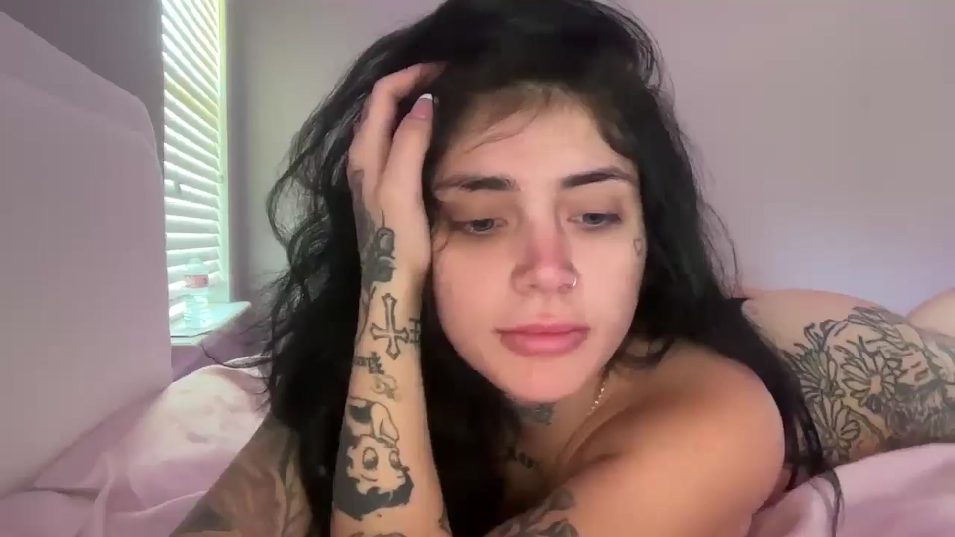 Gallery image thumbnail from JazmineJadexo's myfreecams stream on, 05/20/2025, 16:12 image 10 of 20