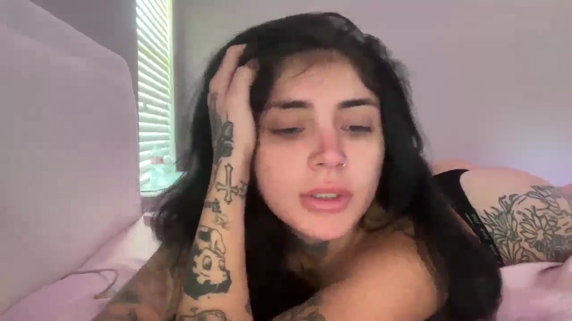 Gallery image thumbnail from JazmineJadexo's myfreecams stream on, 05/20/2025, 16:12 image 19 of 20