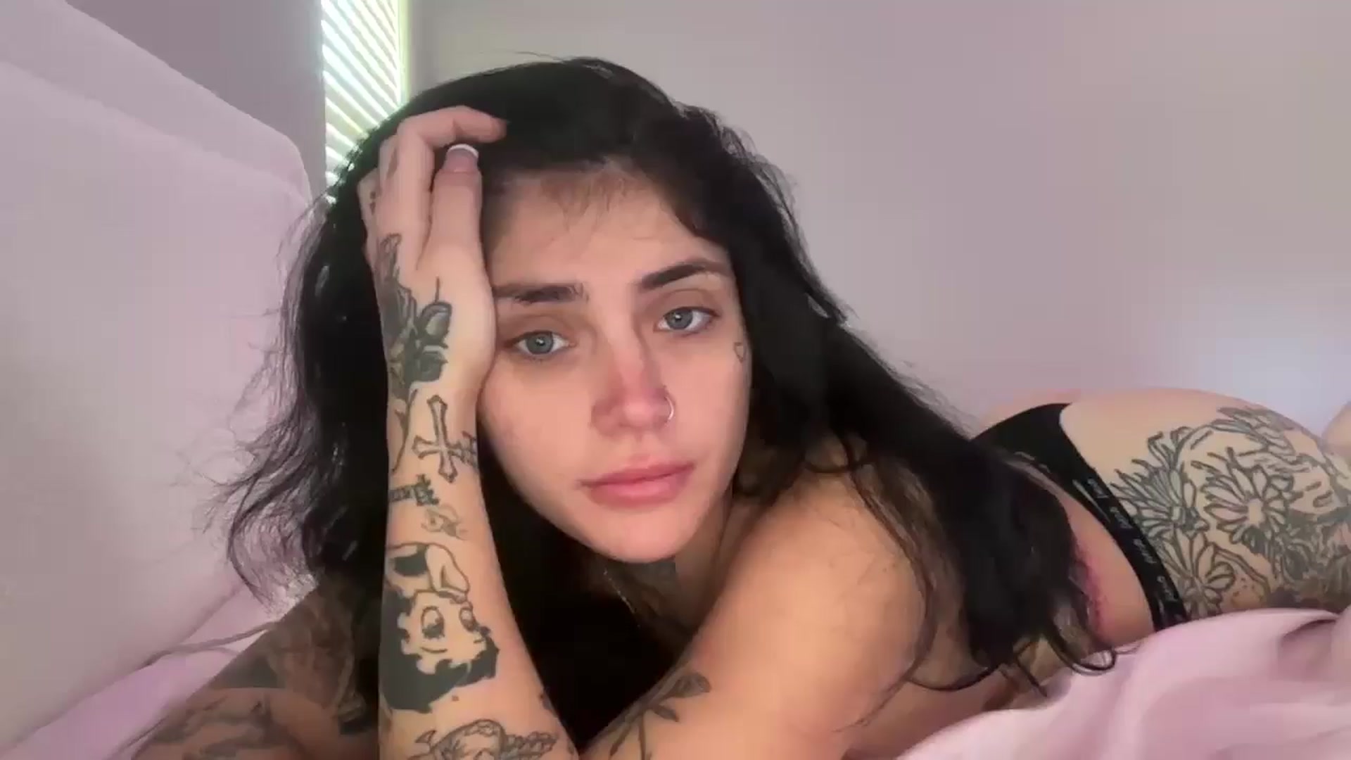 Gallery image thumbnail from JazmineJadexo's myfreecams stream on, 05/20/2025, 16:12 image 20 of 20