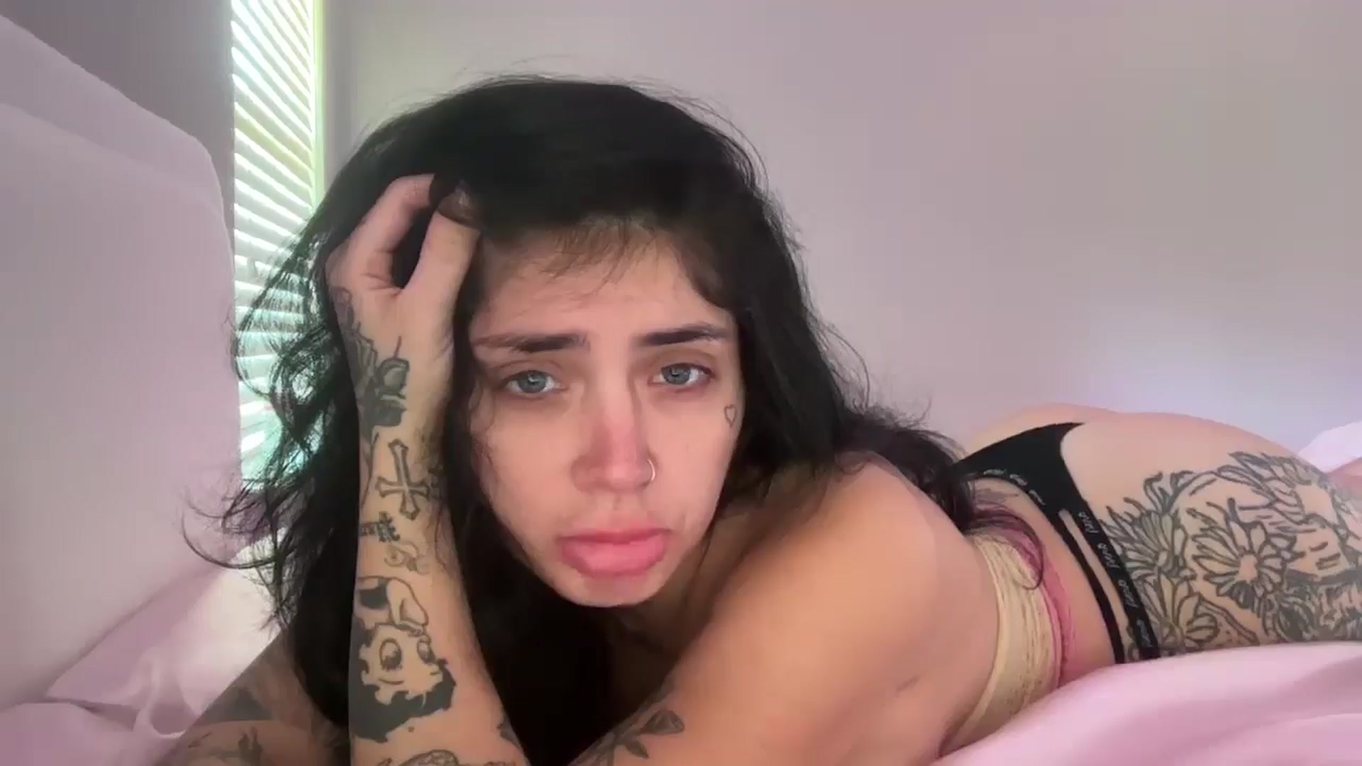 Gallery image thumbnail from JazmineJadexo's myfreecams stream on, 05/20/2025, 16:12 image 9 of 20