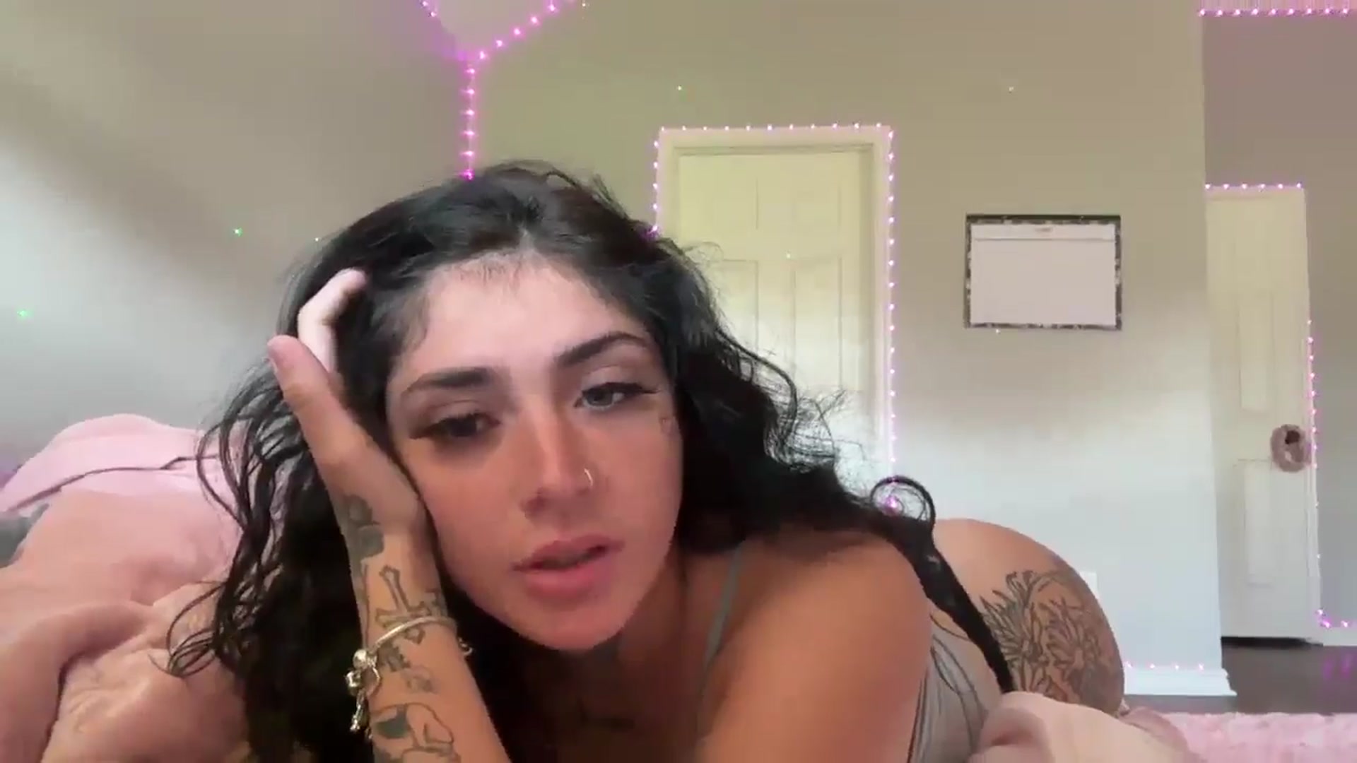 Gallery image thumbnail from JazmineJadexo's myfreecams stream on, 06/09/2025, 15:38 image 3 of 20