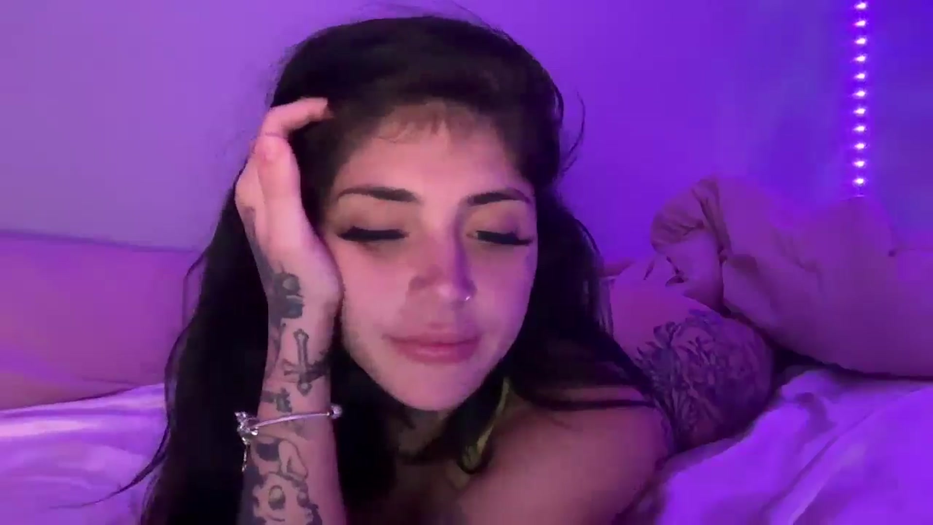 Gallery image thumbnail from JazmineJadexo's myfreecams stream on, 06/15/2025, 04:28 image 18 of 20