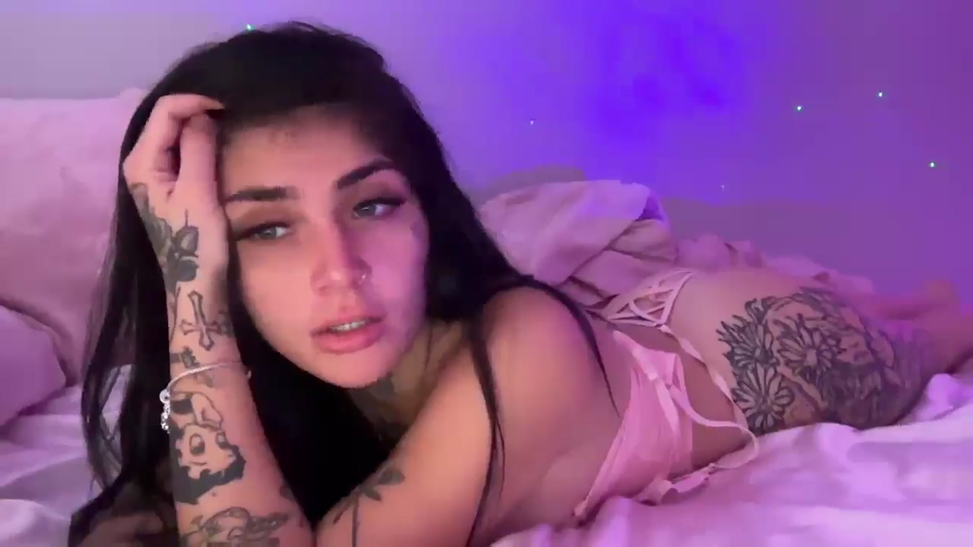 Gallery image thumbnail from JazmineJadexo's myfreecams stream on, 06/18/2025, 17:53 image 9 of 20