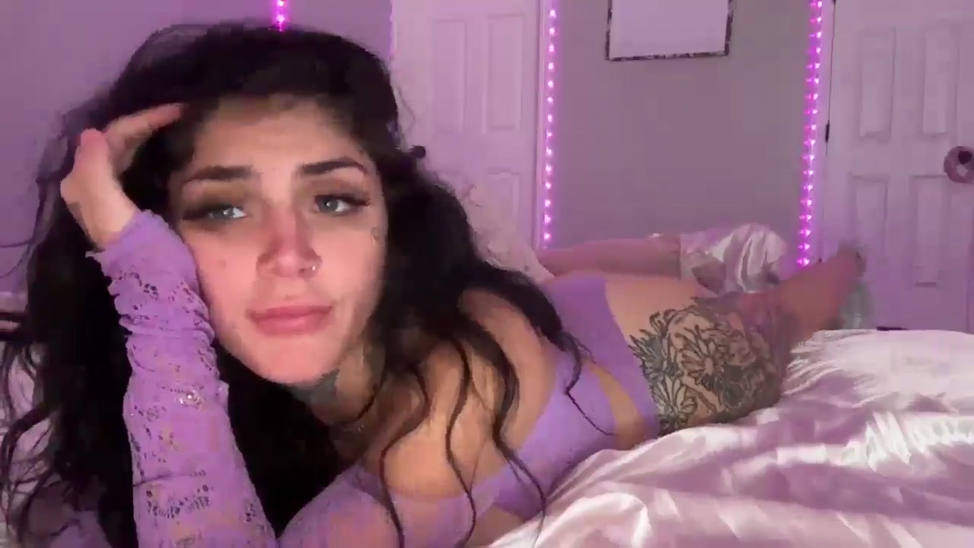 Gallery image thumbnail from JazmineJadexo's myfreecams stream on, 06/23/2025, 18:50 image 7 of 20