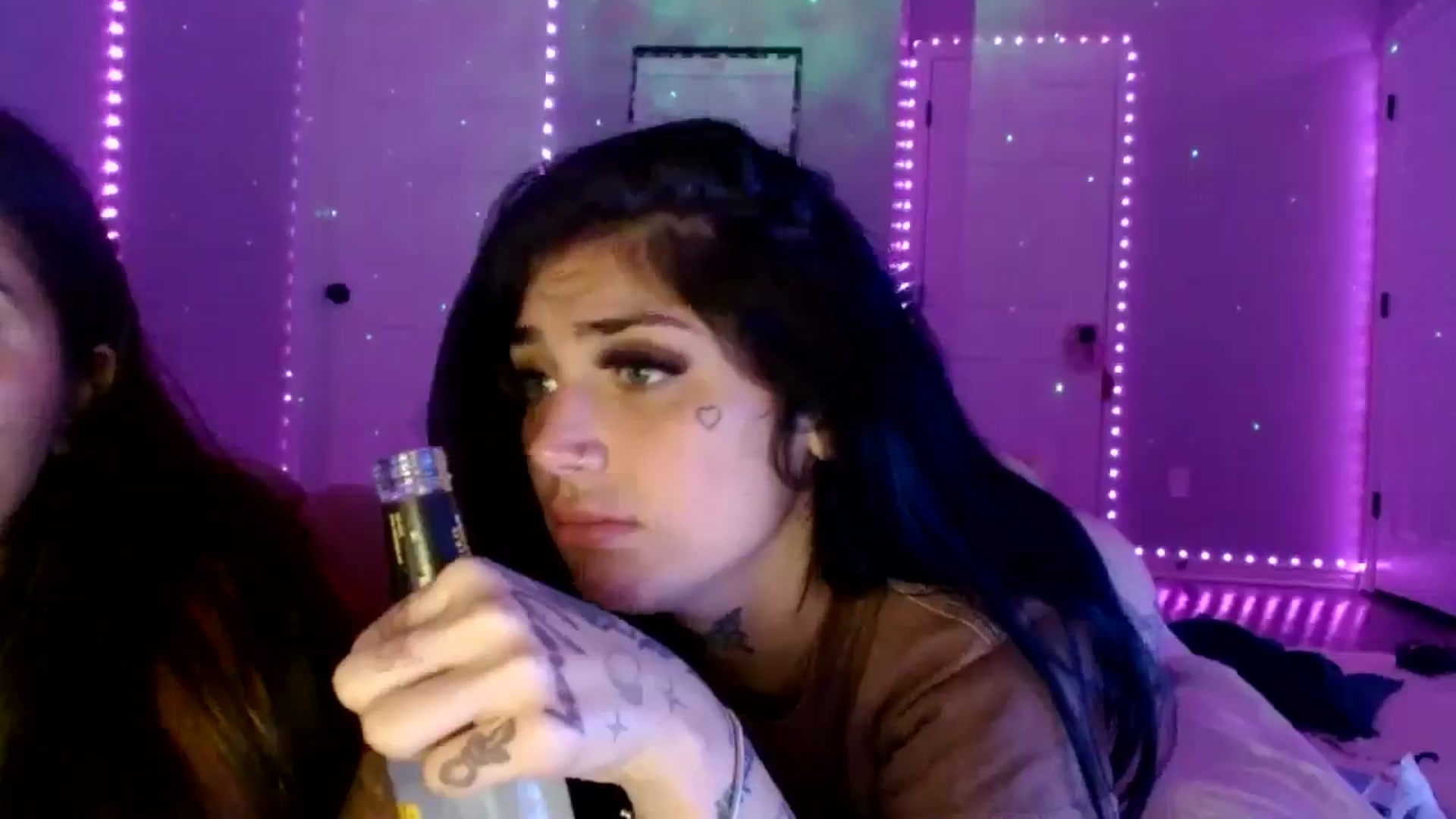 Gallery image thumbnail from JazmineJadexo's myfreecams stream on, 06/29/2025, 08:06 image 4 of 20