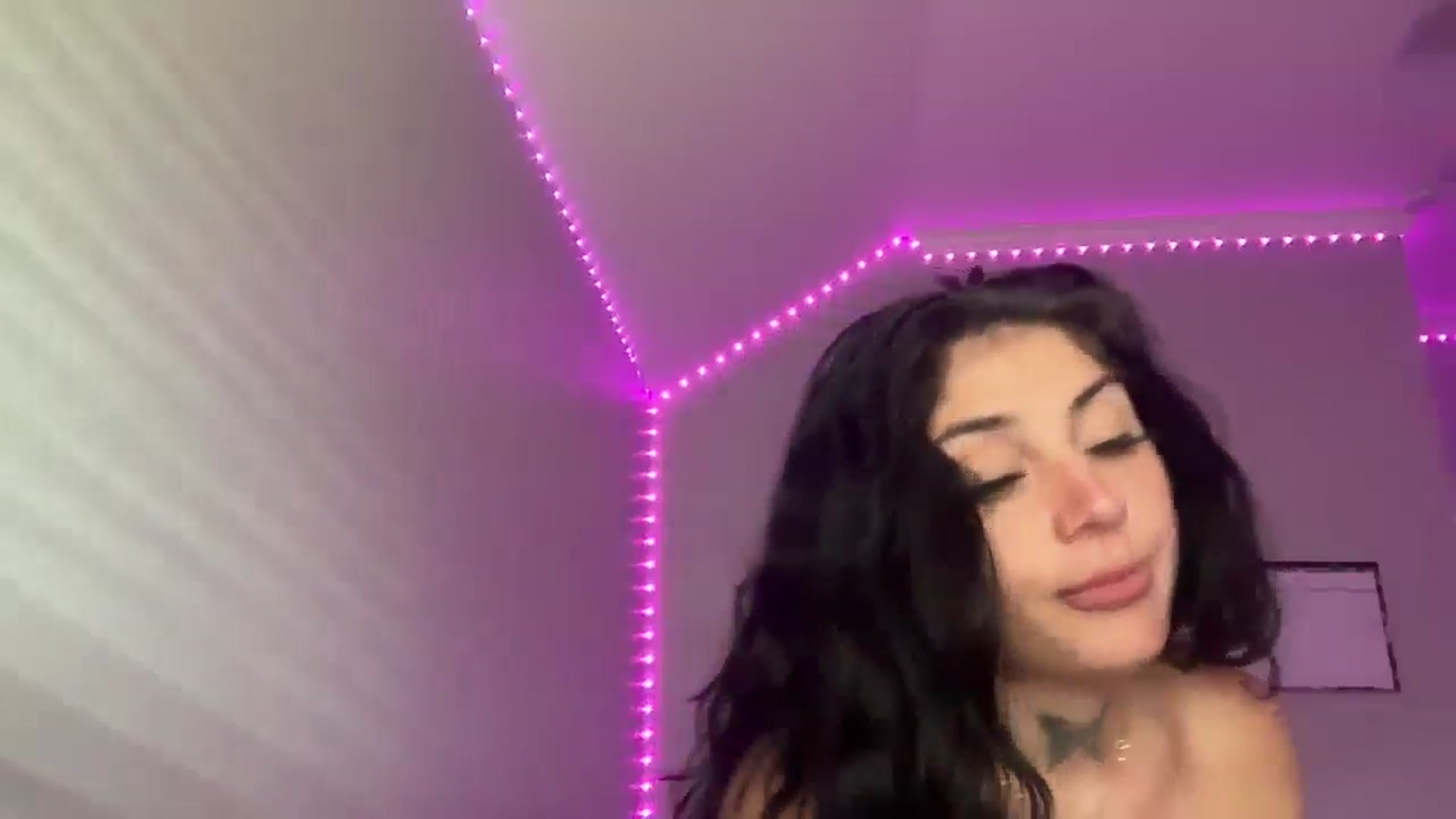 Gallery image thumbnail from JazmineJadexo's myfreecams stream on, 07/02/2025, 15:56 image 6 of 20