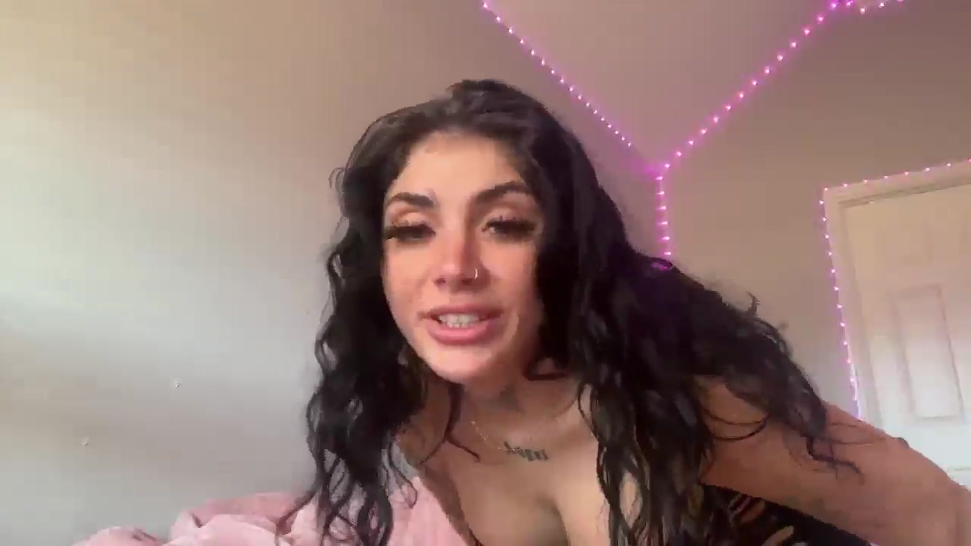 Gallery image thumbnail from JazmineJadexo's myfreecams stream on, 07/09/2025, 17:18 image 18 of 20