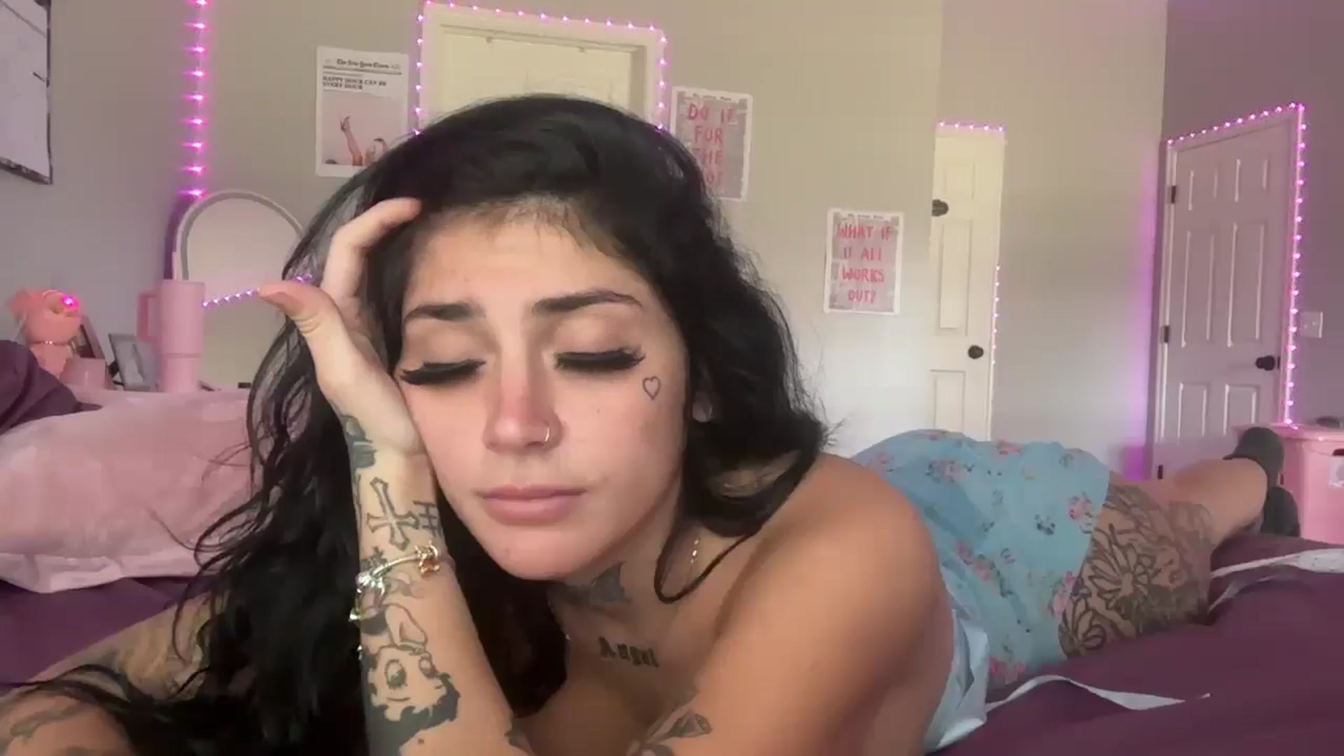 Gallery image thumbnail from JazmineJadexo's myfreecams stream on, 07/15/2025, 17:11 image 15 of 20