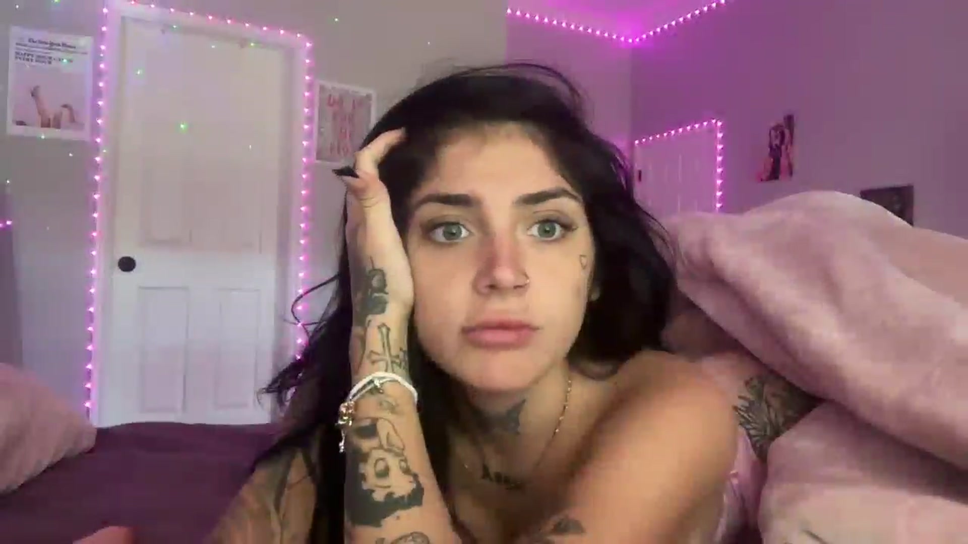 Gallery image thumbnail from JazmineJadexo's myfreecams stream on, 07/24/2025, 17:35 image 12 of 20