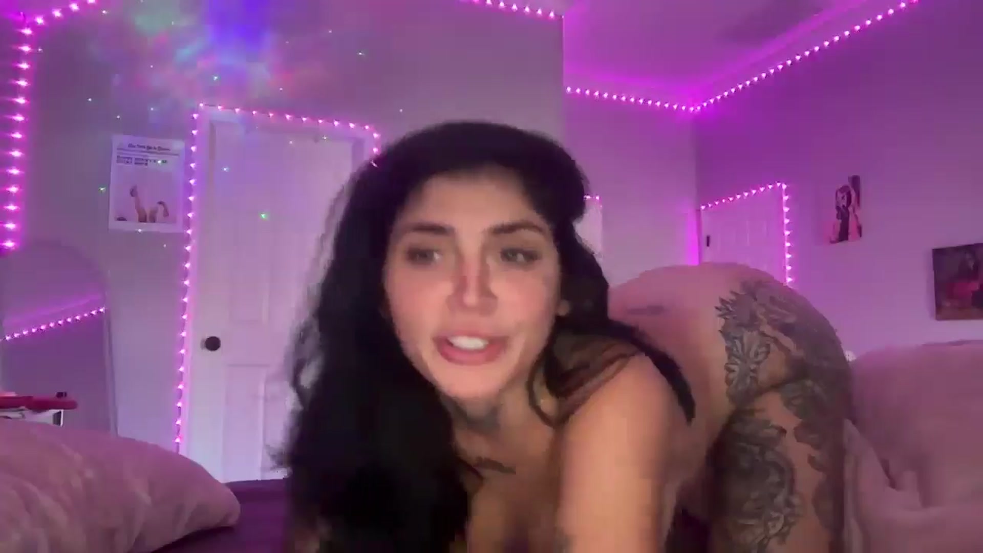 Gallery image thumbnail from JazmineJadexo's myfreecams stream on, 07/24/2025, 19:25 image 19 of 20