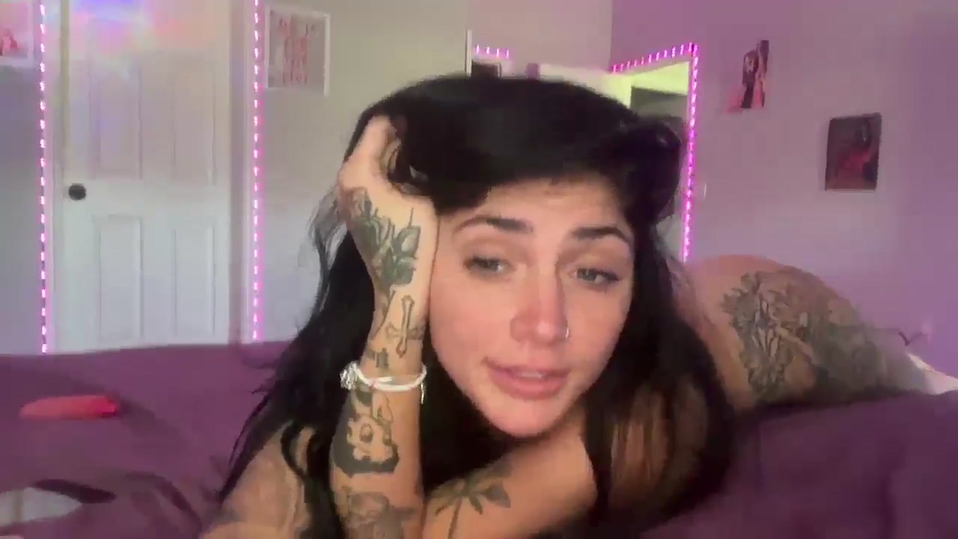 Gallery image thumbnail from JazmineJadexo's myfreecams stream on, 07/28/2025, 18:46 image 3 of 20