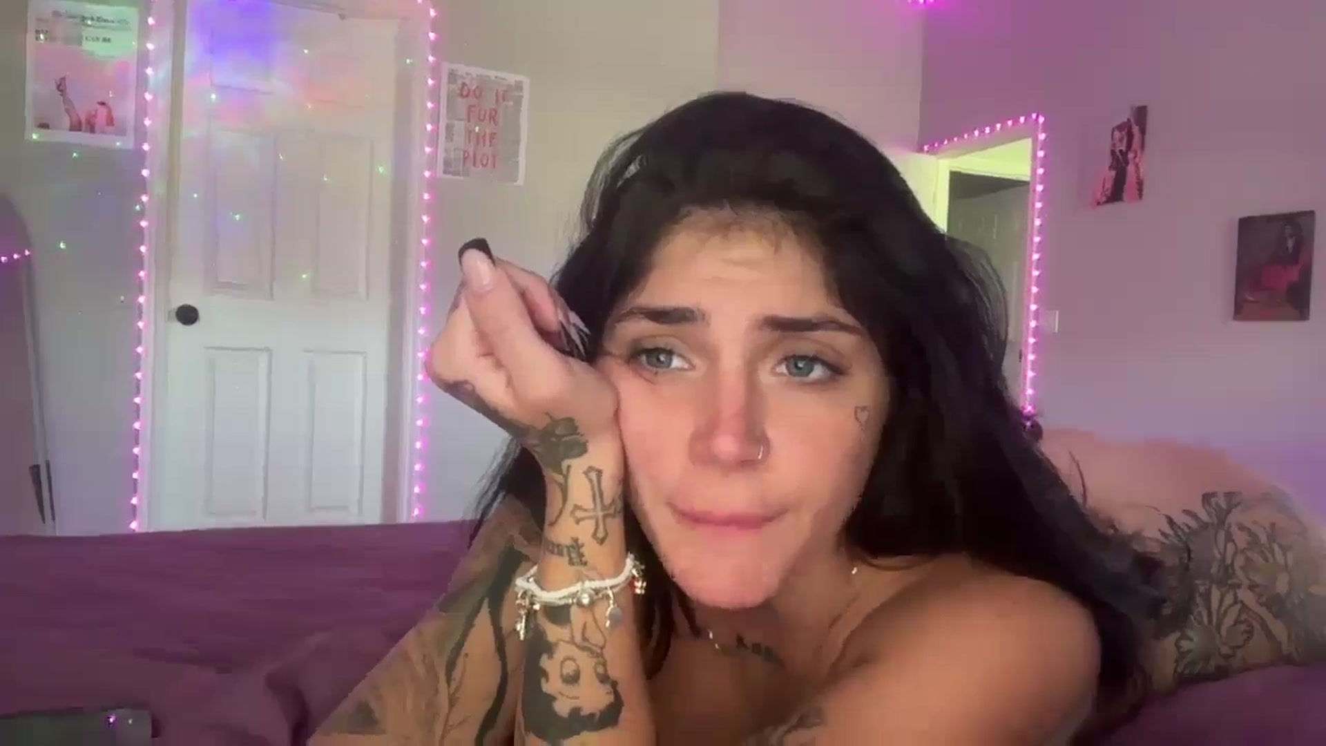 Gallery image thumbnail from JazmineJadexo's myfreecams stream on, 07/28/2025, 18:46 image 16 of 20