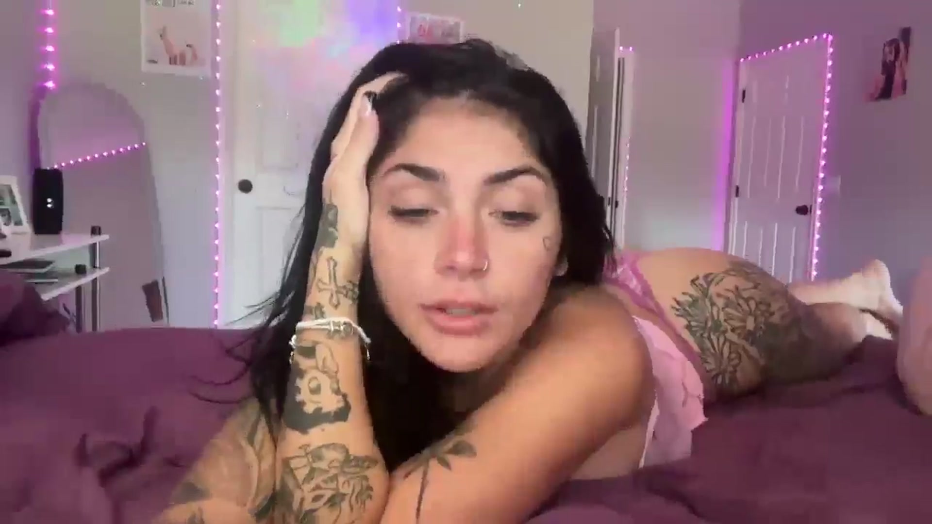 Gallery image thumbnail from JazmineJadexo's myfreecams stream on, 07/30/2025, 15:30 image 15 of 20