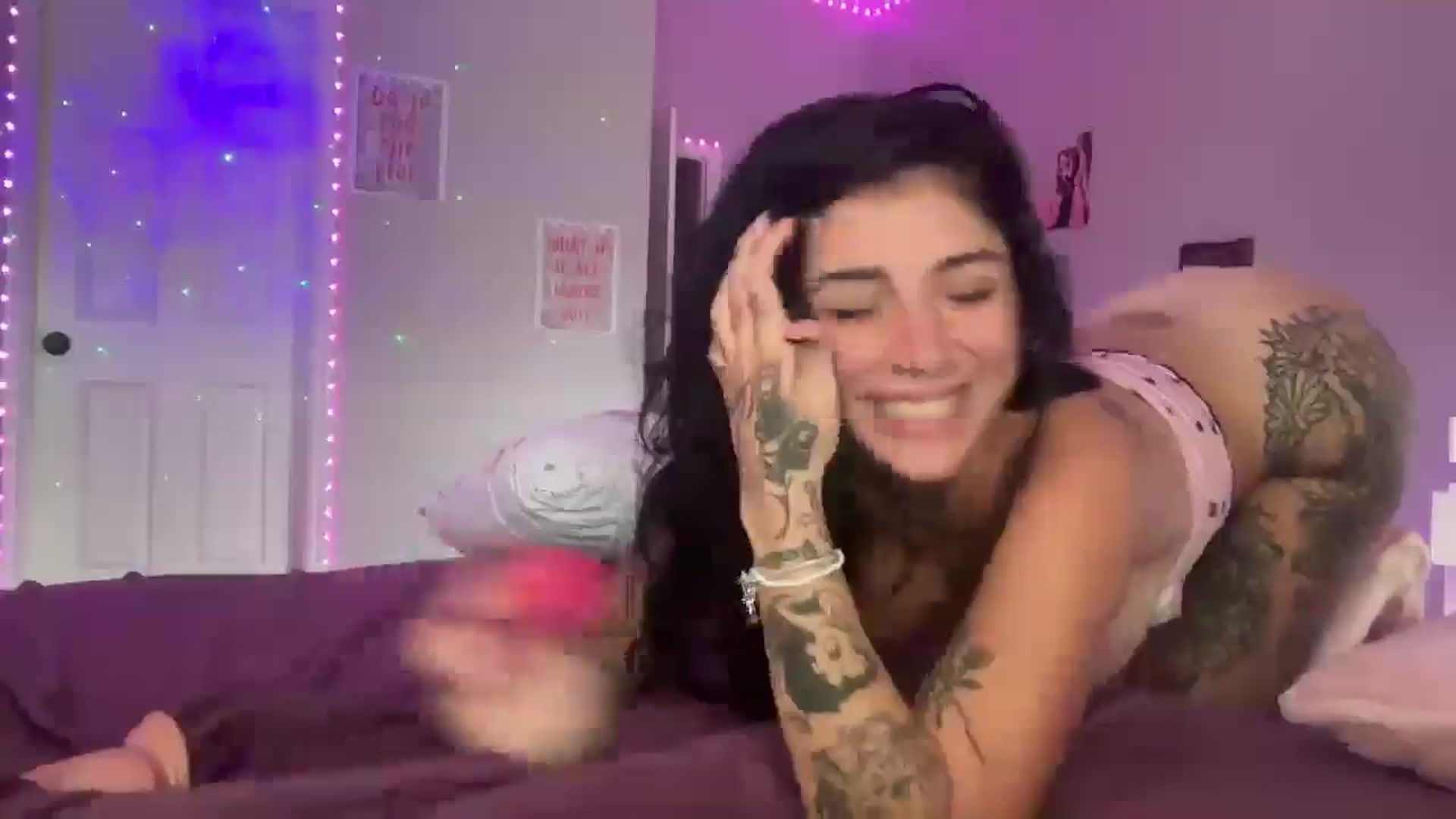 Gallery image thumbnail from JazmineJadexo's myfreecams stream on, 07/31/2025, 17:06 image 8 of 20
