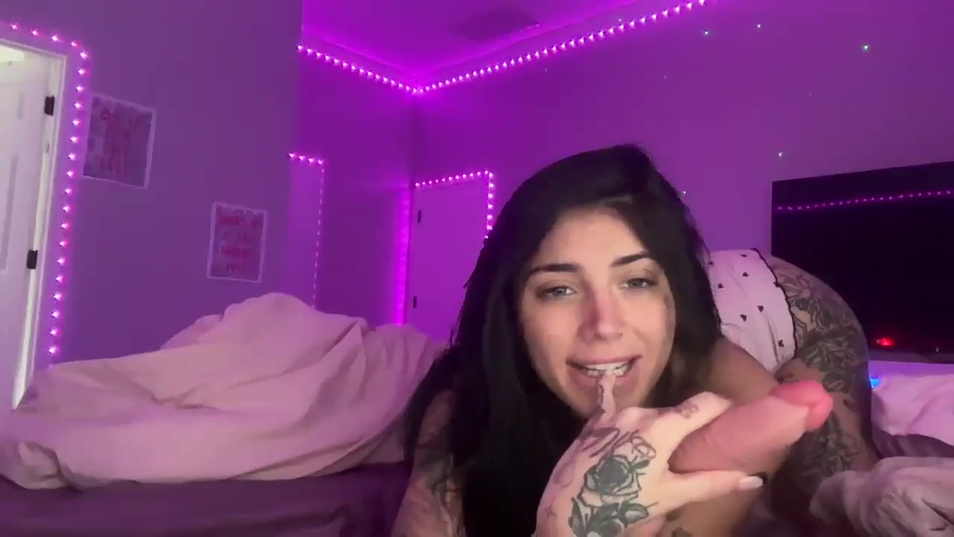 Gallery image thumbnail from JazmineJadexo's myfreecams stream on, 08/01/2025, 16:12 image 2 of 20