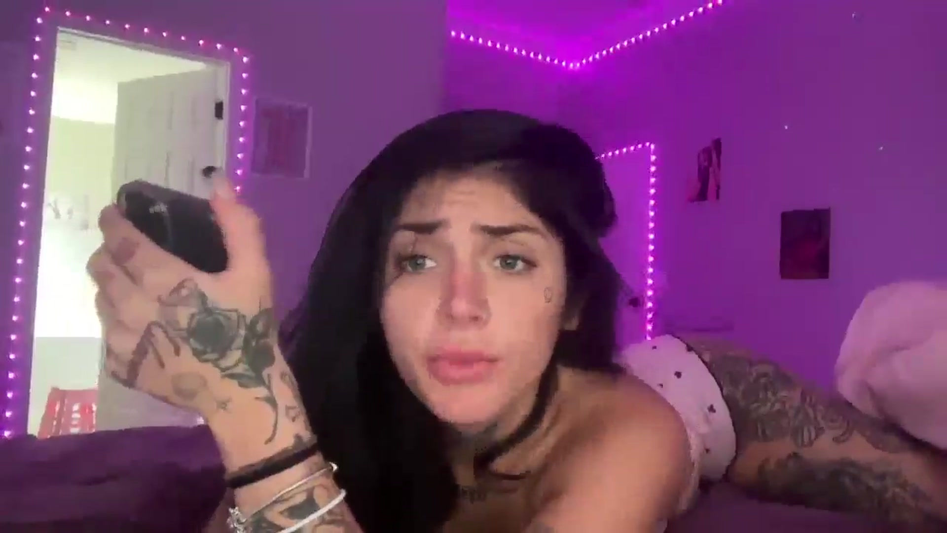 Gallery image thumbnail from JazmineJadexo's myfreecams stream on, 08/01/2025, 16:12 image 16 of 20
