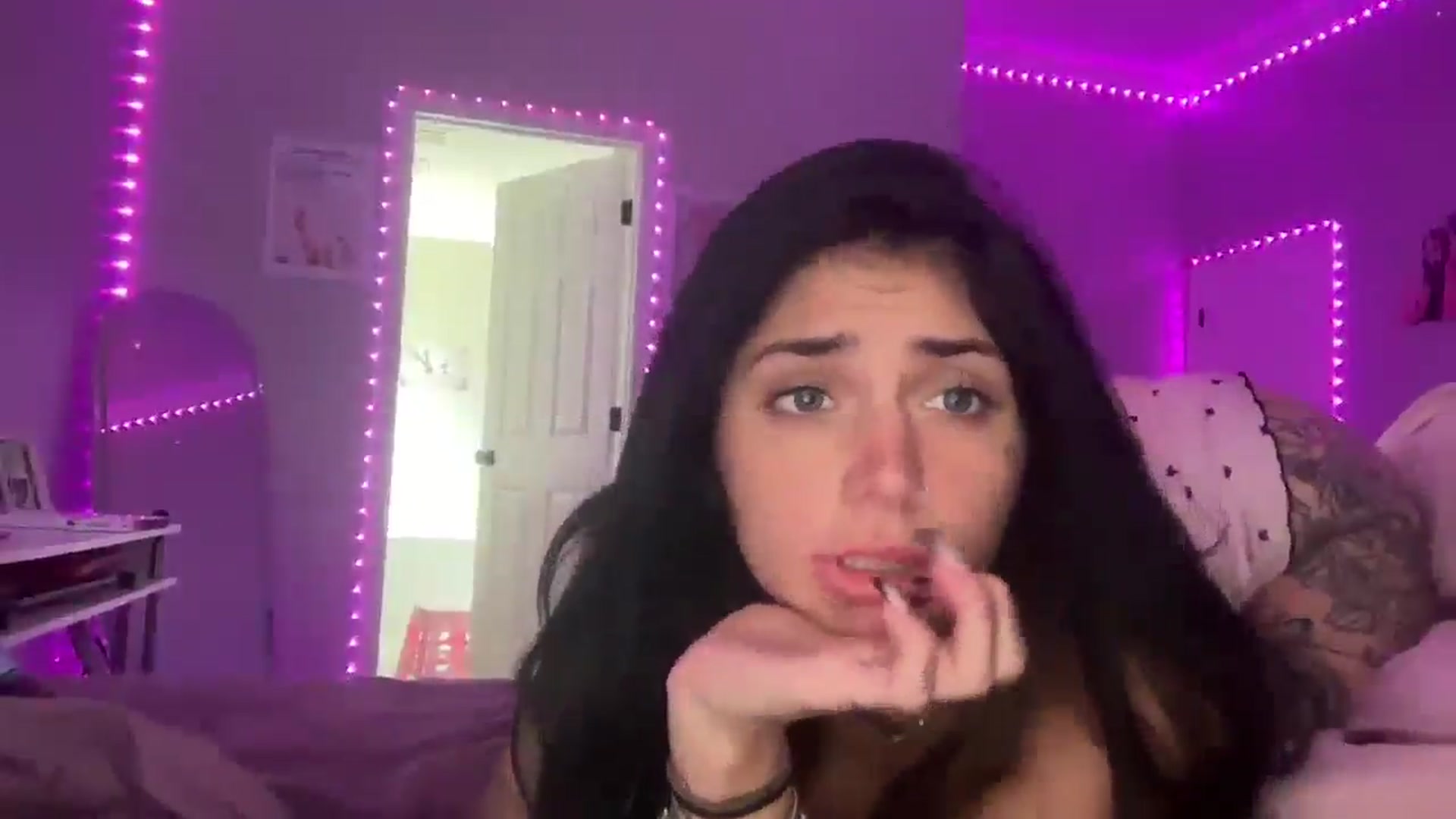 Gallery image thumbnail from JazmineJadexo's myfreecams stream on, 08/01/2025, 16:12 image 13 of 20