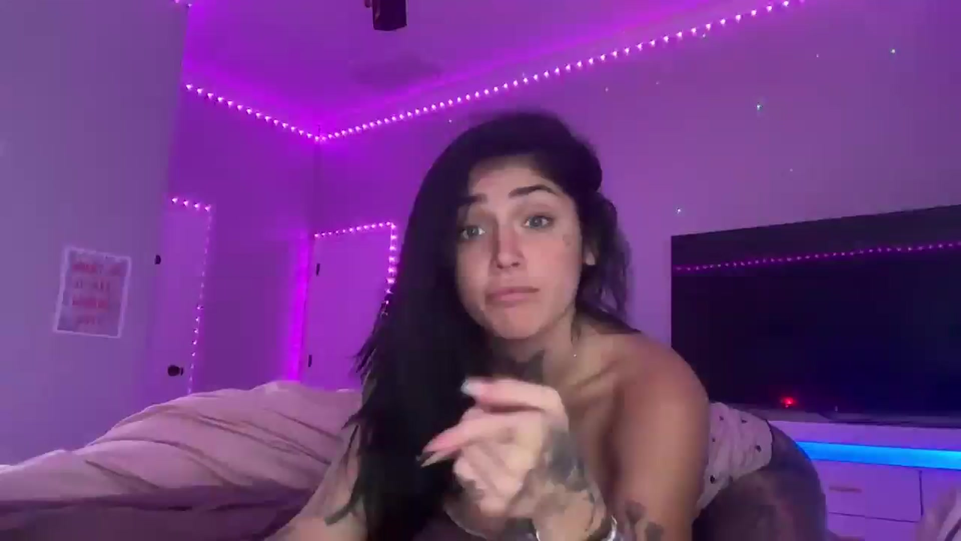 Gallery image thumbnail from JazmineJadexo's myfreecams stream on, 08/01/2025, 18:37 image 1 of 20