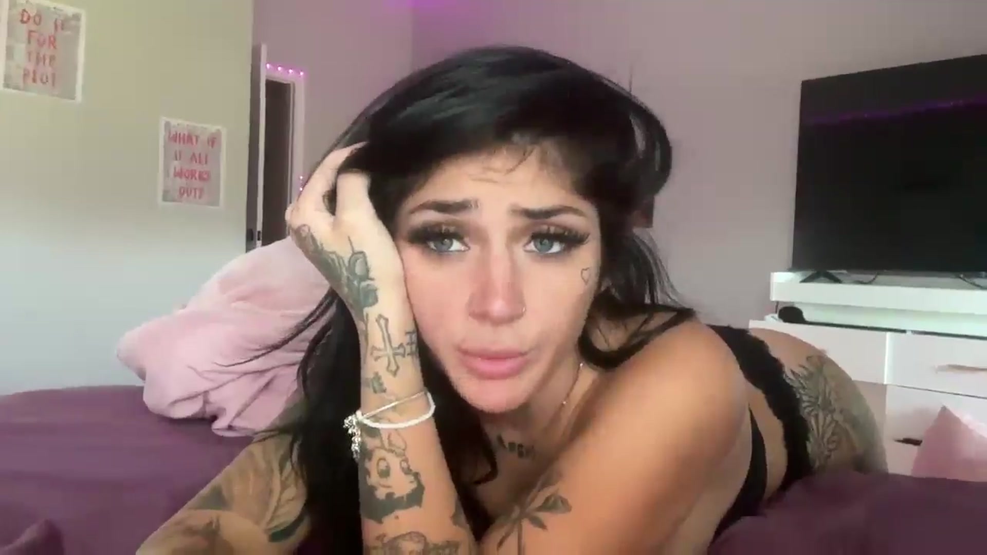 Gallery image thumbnail from JazmineJadexo's myfreecams stream on, 08/04/2025, 17:57 image 14 of 20