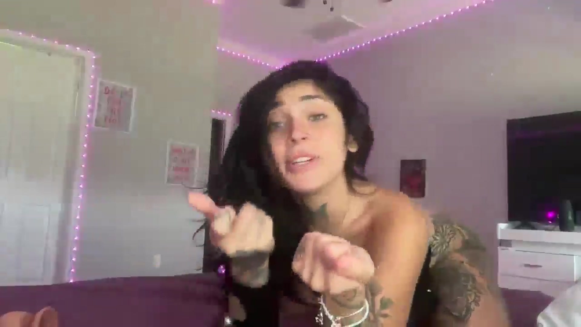 Gallery image thumbnail from JazmineJadexo's myfreecams stream on, 08/05/2025, 16:39 image 19 of 20