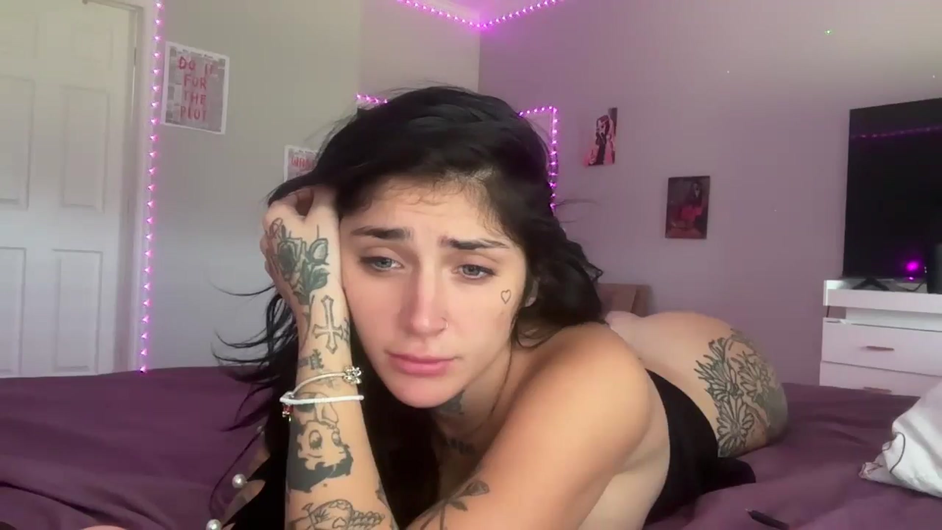Gallery image thumbnail from JazmineJadexo's myfreecams stream on, 08/05/2025, 16:39 image 16 of 20