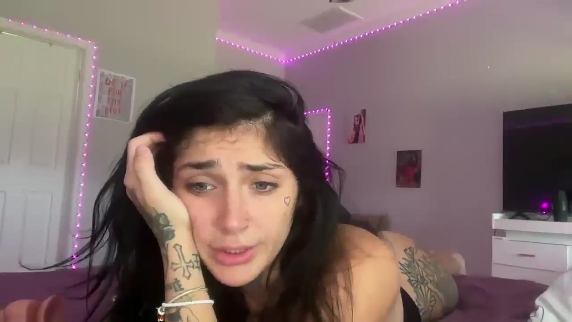 Gallery image thumbnail from JazmineJadexo's myfreecams stream on, 08/05/2025, 16:39 image 20 of 20