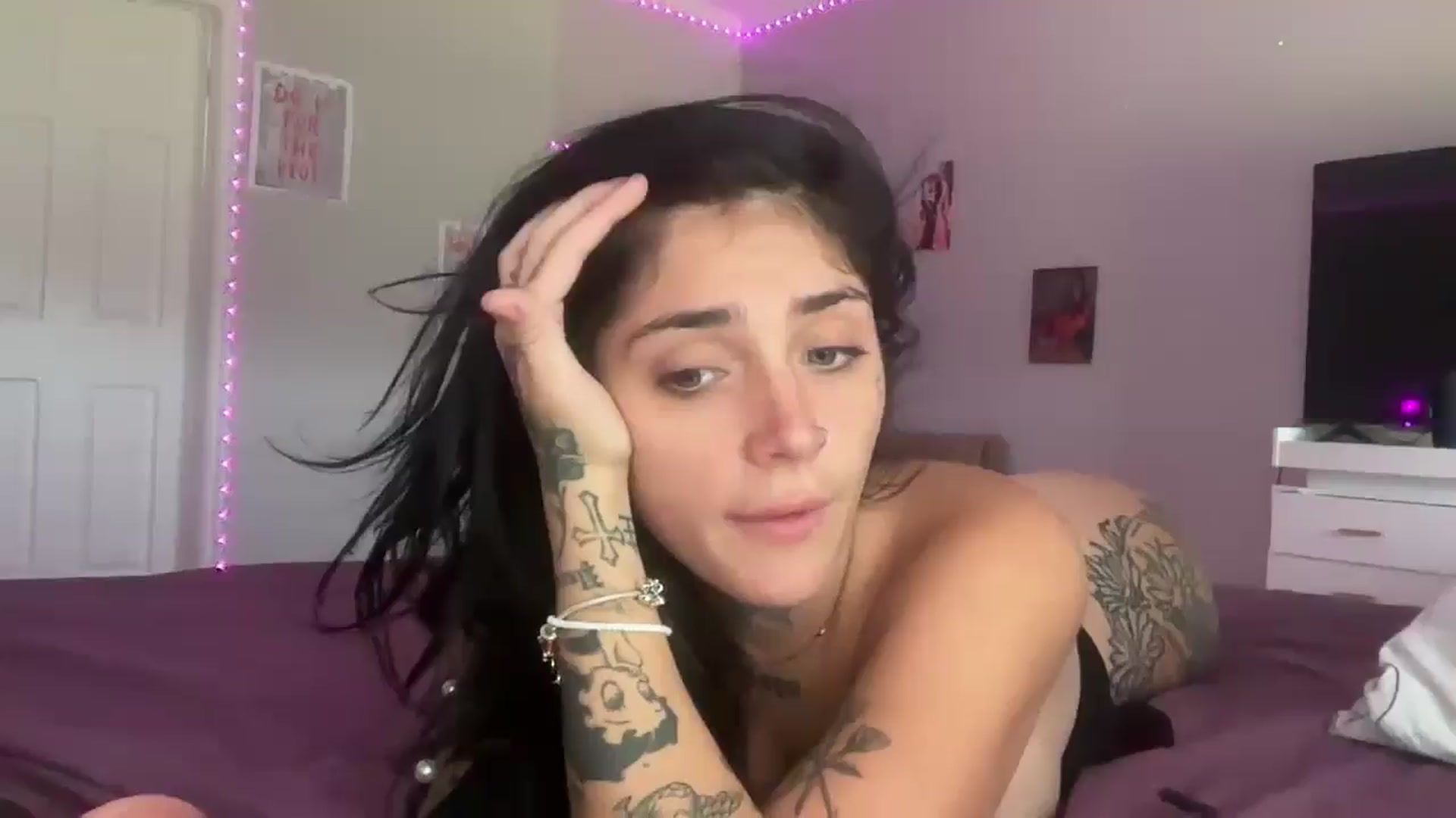 Gallery image thumbnail from JazmineJadexo's myfreecams stream on, 08/05/2025, 16:39 image 15 of 20