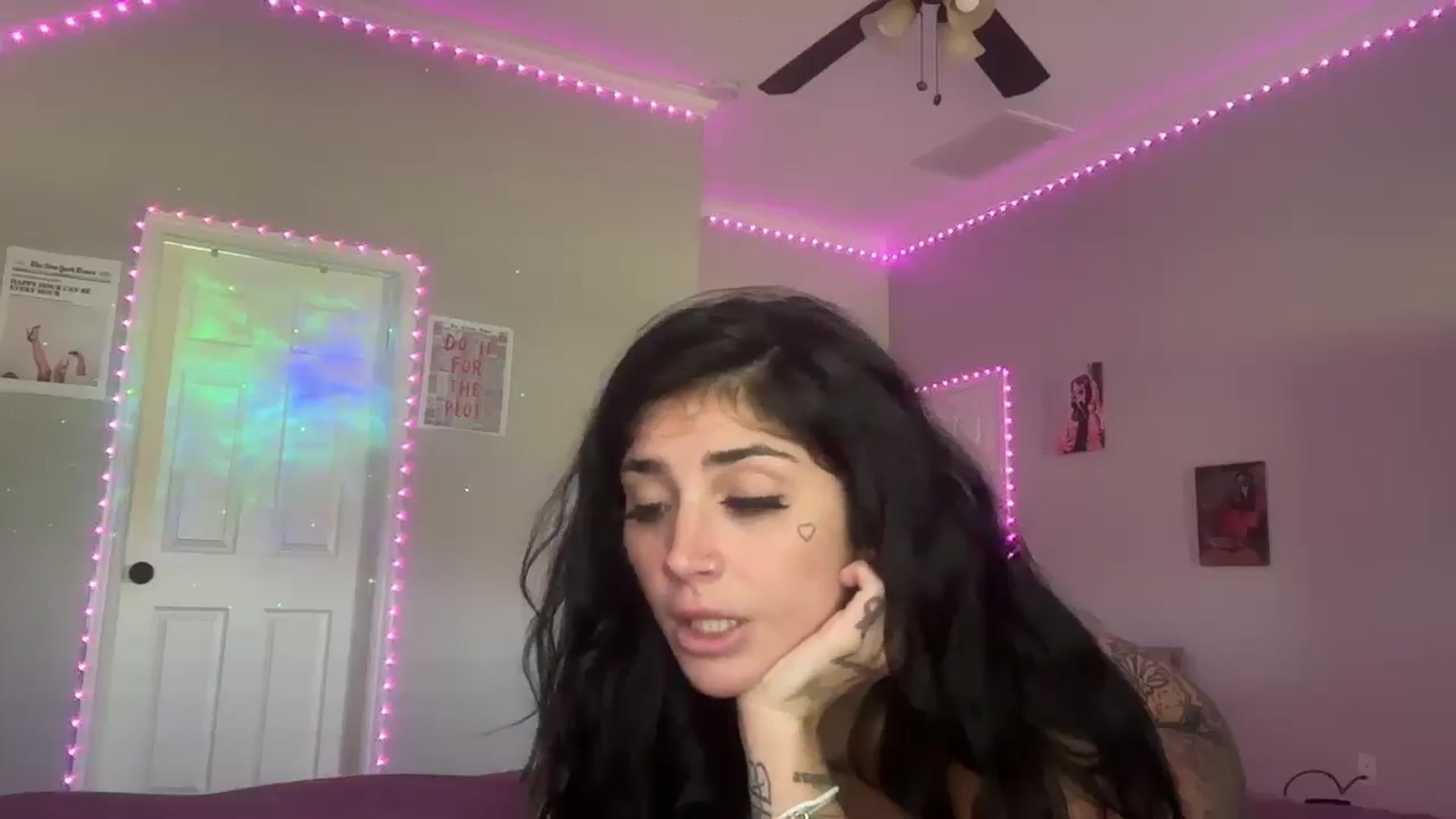 Gallery image thumbnail from JazmineJadexo's myfreecams stream on, 08/08/2025, 18:55 image 17 of 20