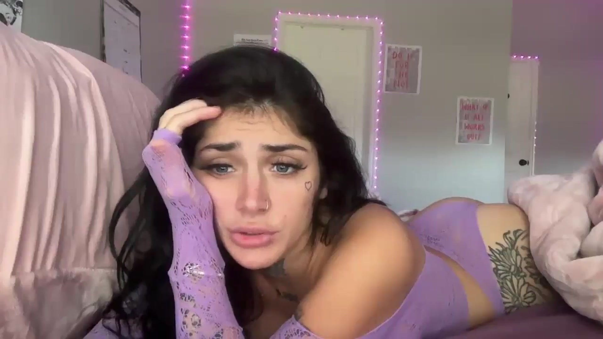 Gallery image thumbnail from JazmineJadexo's myfreecams stream on, 08/18/2025, 17:28 image 17 of 20