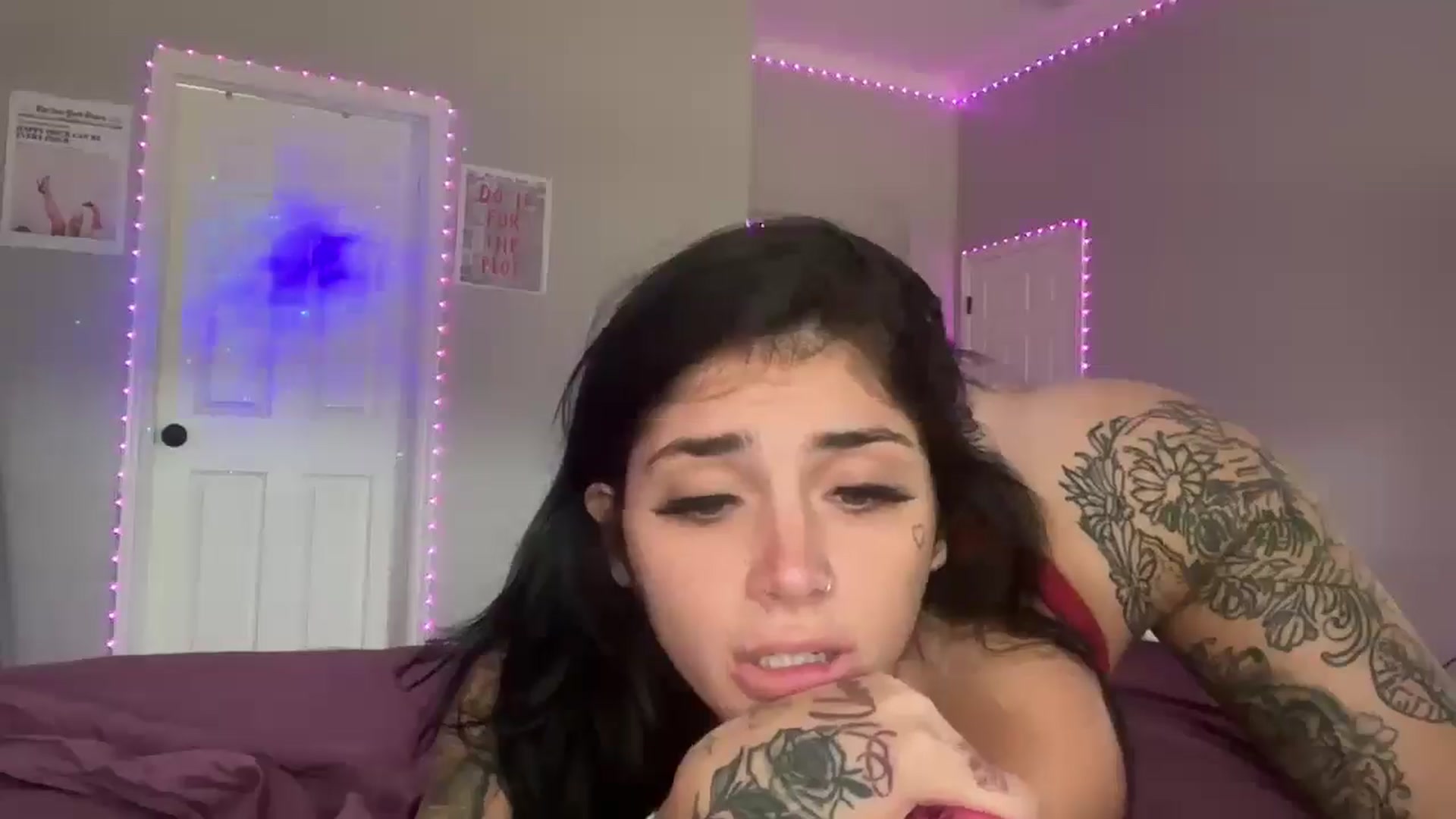 Gallery image thumbnail from JazmineJadexo's myfreecams stream on, 08/19/2025, 17:39 image 8 of 20